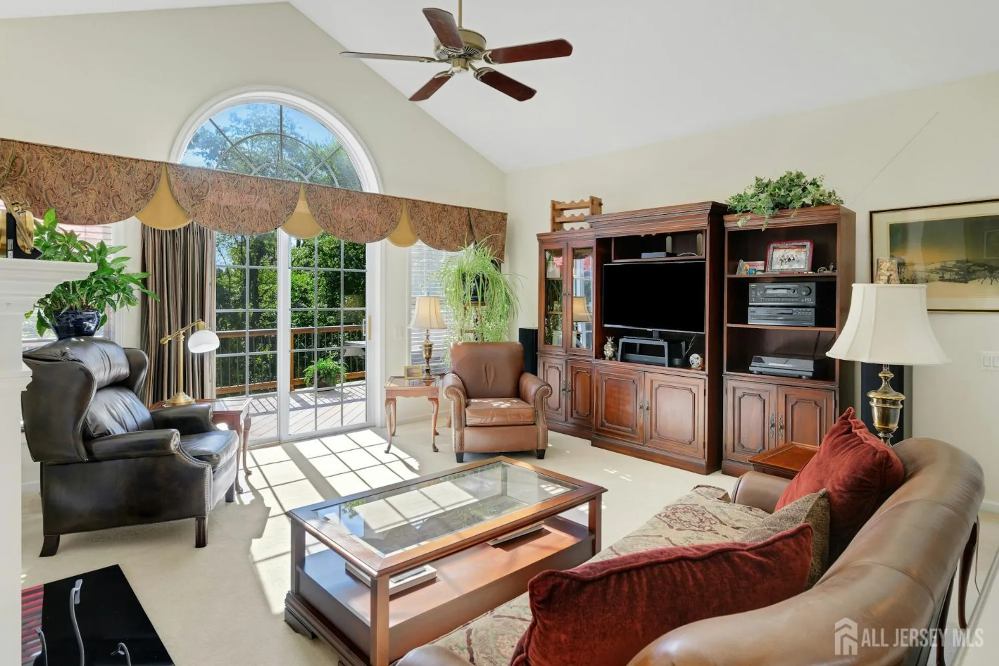 Property Slideshow image 16 of 39 | 476 crossfields ln, Somerset, NJ, 08873