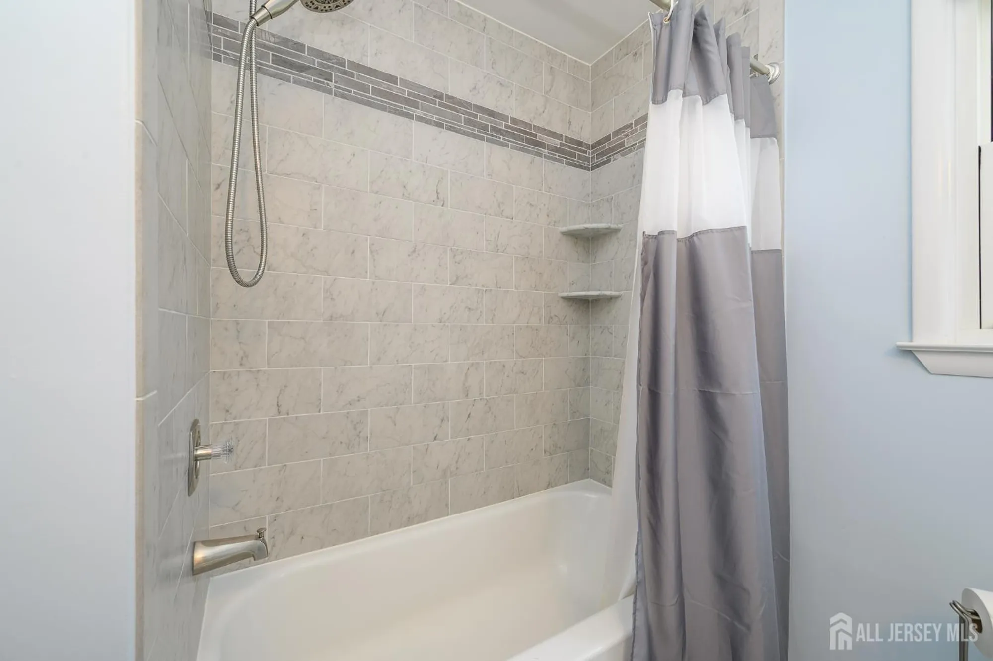 Property Slideshow image 23 of 35 | 11 graham ct, Brick, NJ, 08724