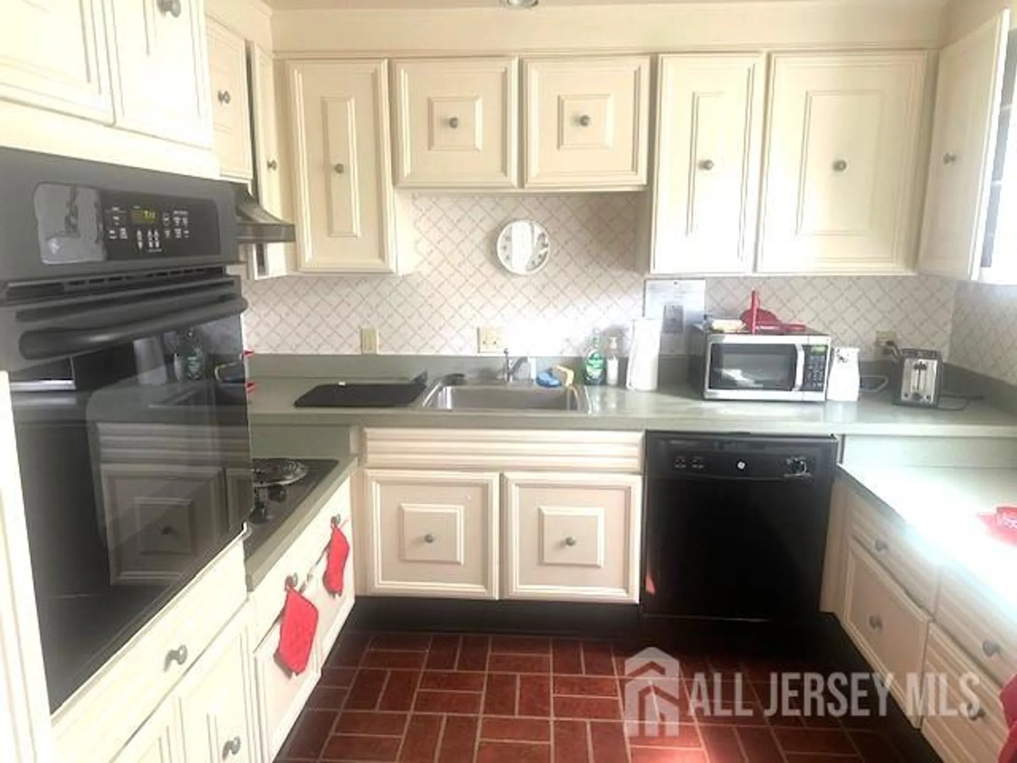 Property Slideshow image 5 of 7 | 63 old nassau rd a, Monroe, NJ, 08831