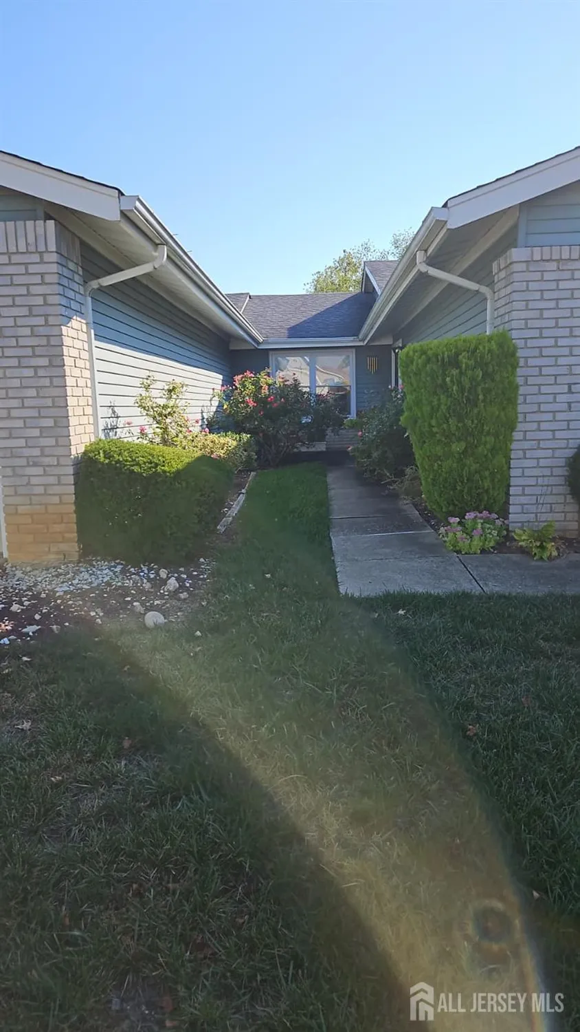 Property Slideshow image 18 of 28 | 340 quinton dr b, Monroe, NJ, 08831