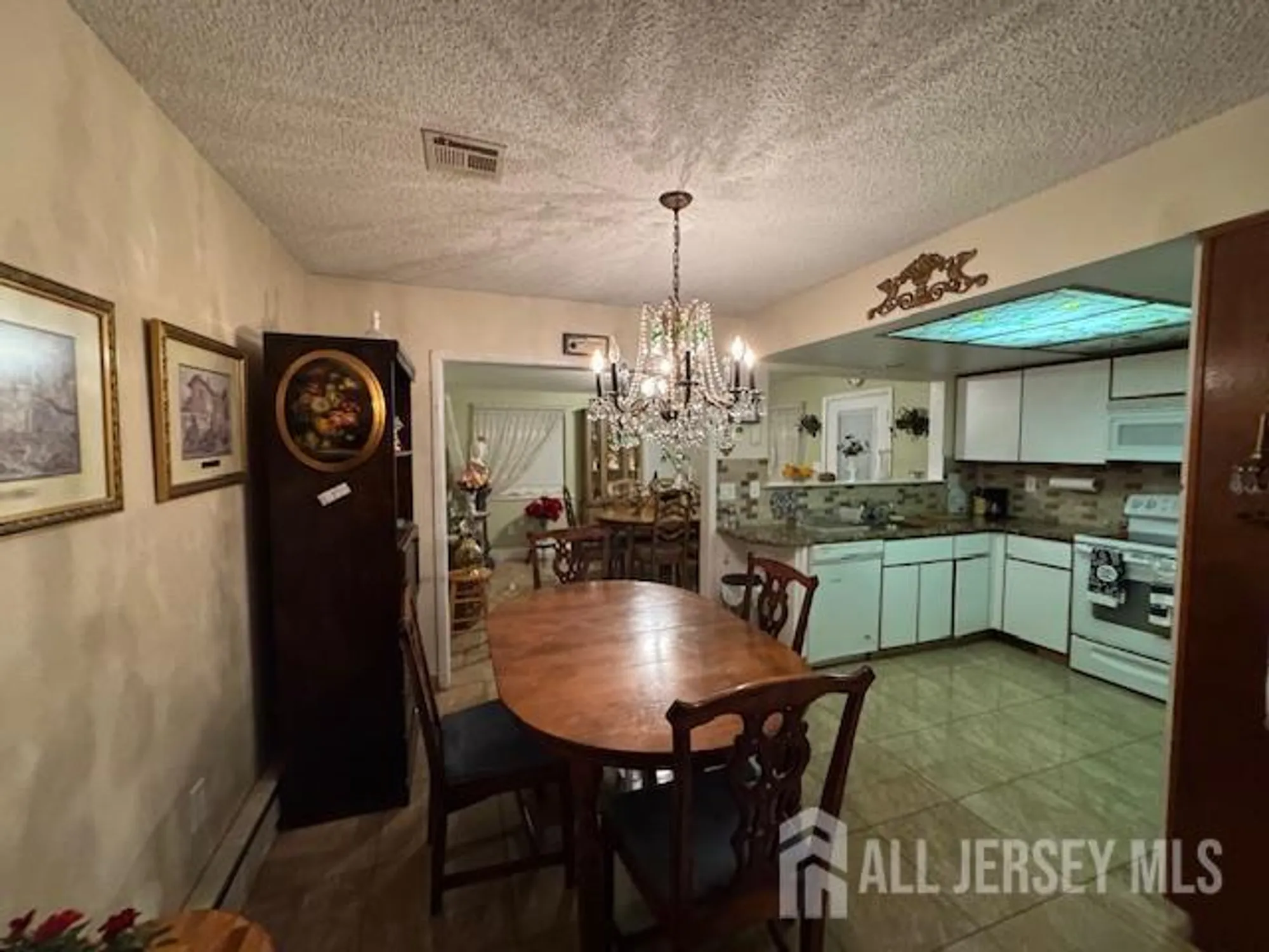 Property Slideshow image 13 of 28 | 340 quinton dr b, Monroe, NJ, 08831