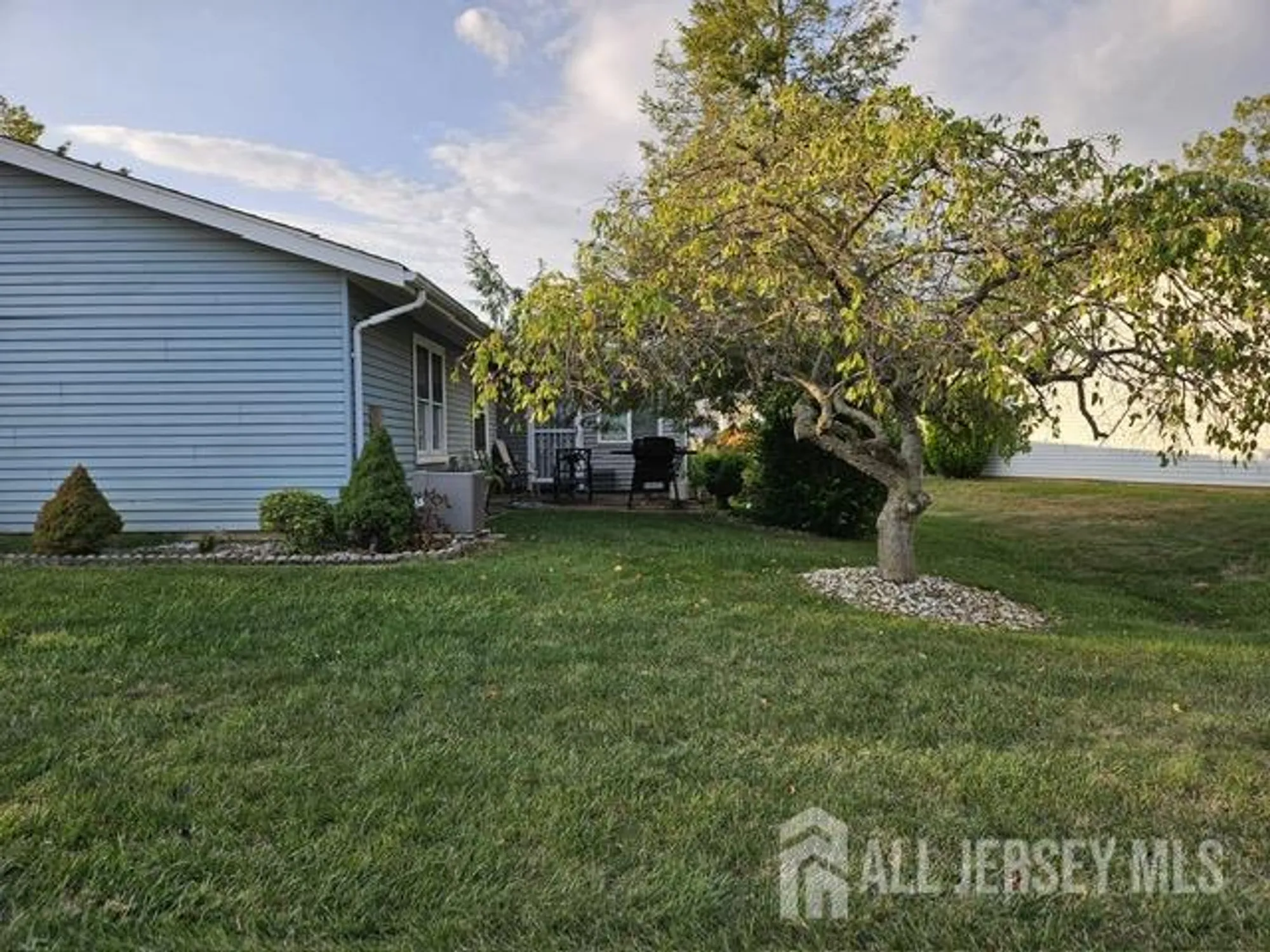 Property Slideshow image 17 of 28 | 340 quinton dr b, Monroe, NJ, 08831