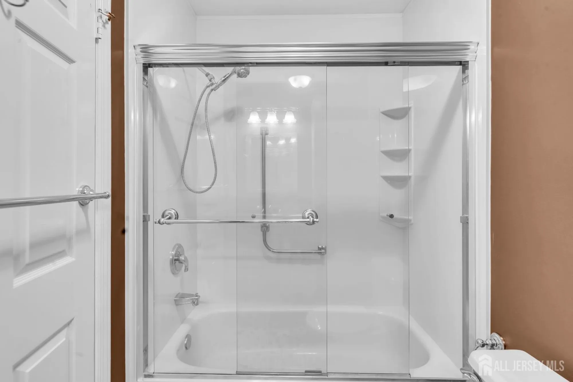 Property Slideshow image 14 of 23 | 27 benjamin franklin dr b, Monroe, NJ, 08831