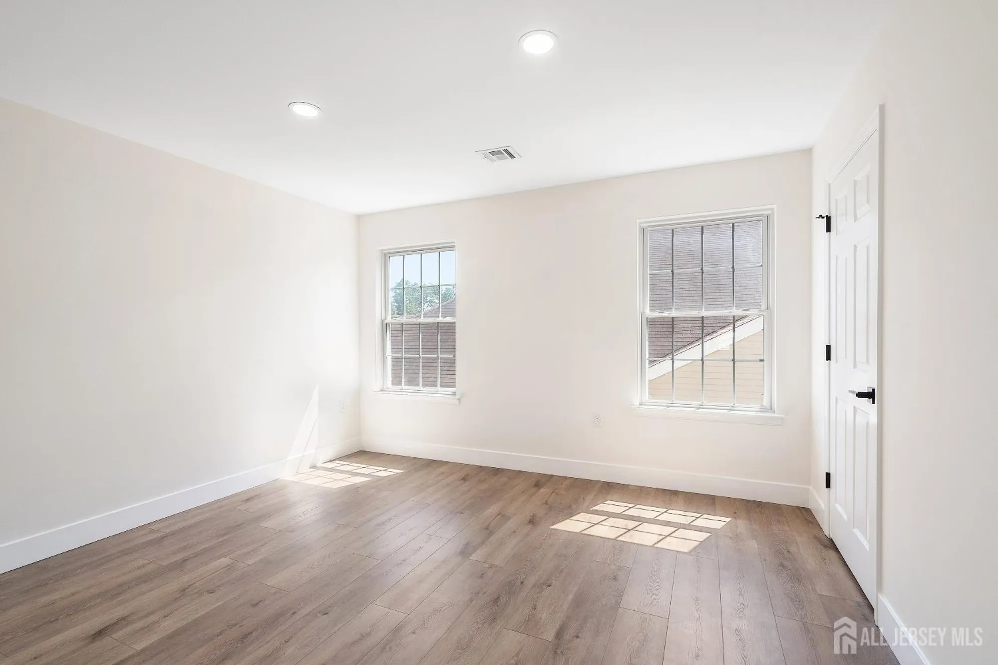 Property Slideshow image 14 of 37 | 36 congressional rd, Jackson, NJ, 08527