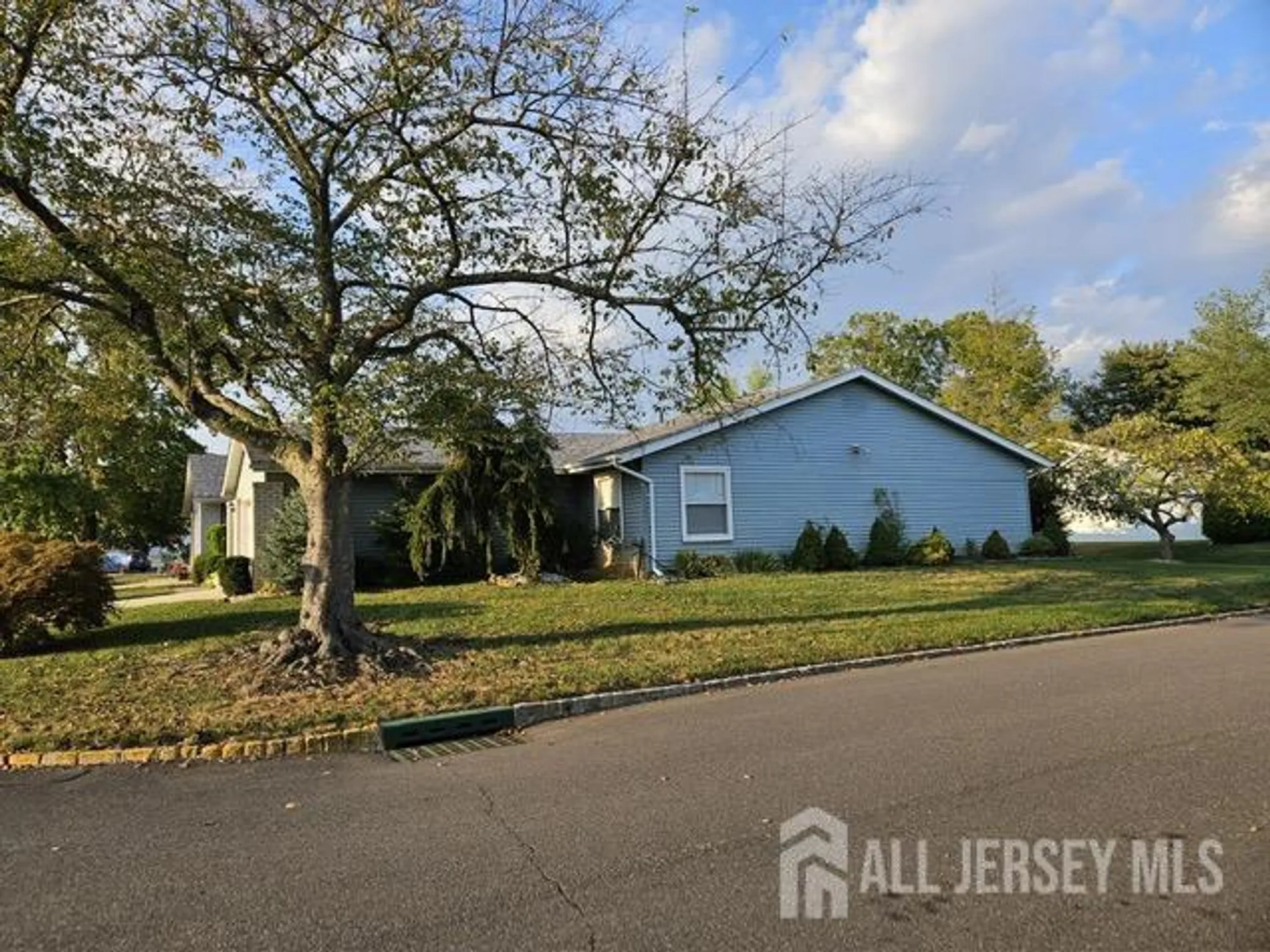 Property Slideshow image 2 of 28 | 340 quinton dr b, Monroe, NJ, 08831