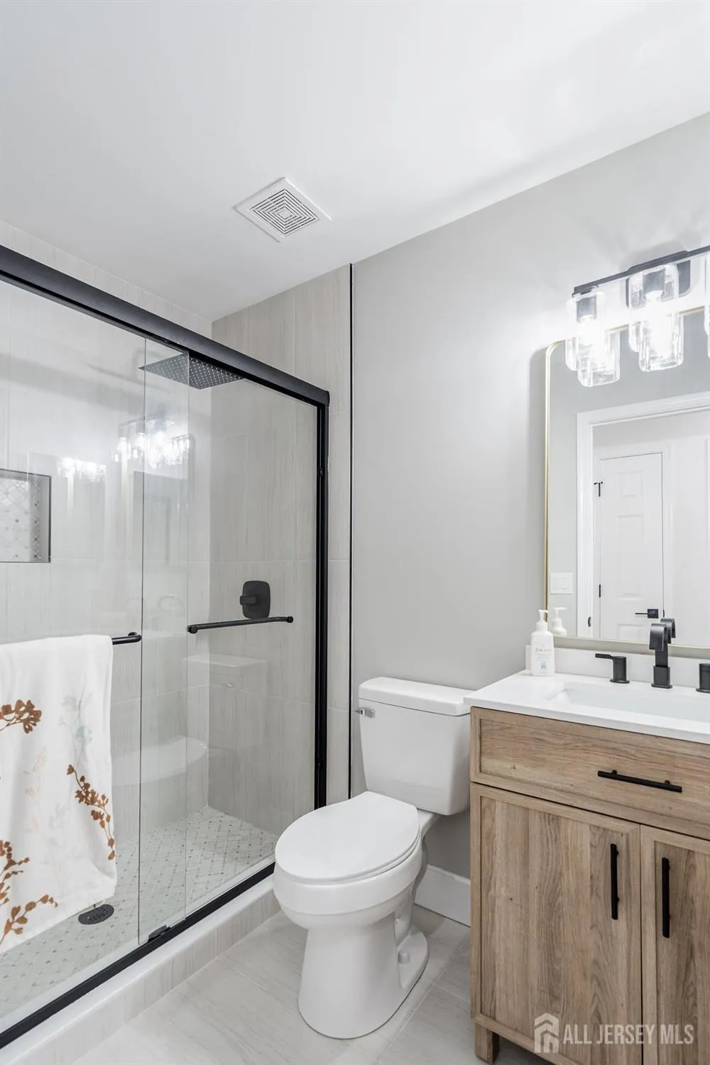 Property Slideshow image 28 of 37 | 36 congressional rd, Jackson, NJ, 08527