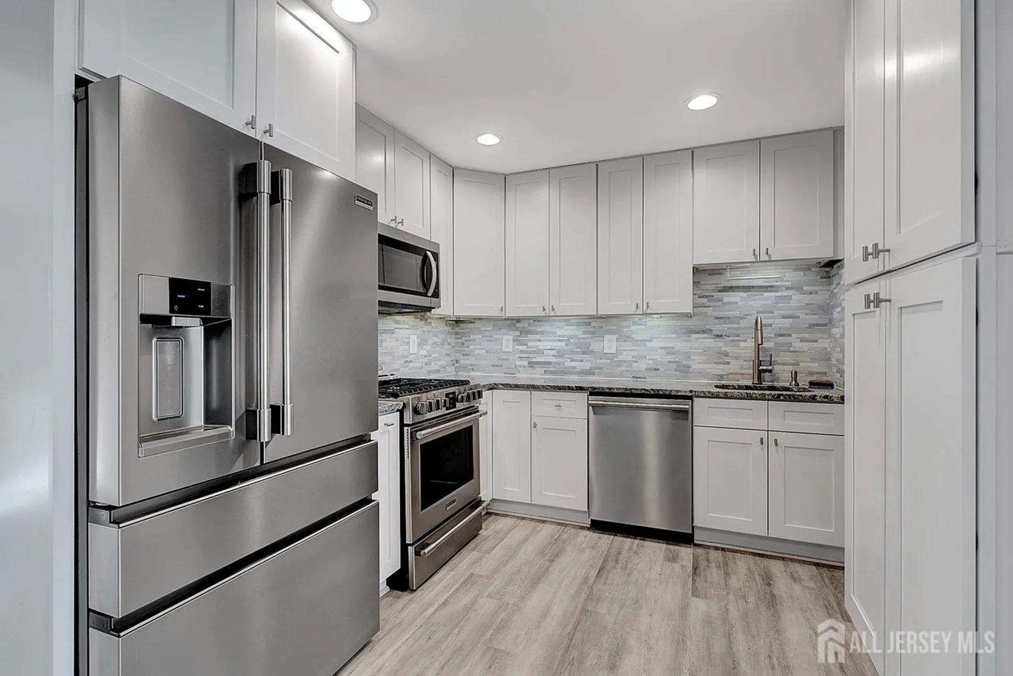 Property Slideshow image 11 of 17 | 14 california ct, Matawan, NJ, 07747