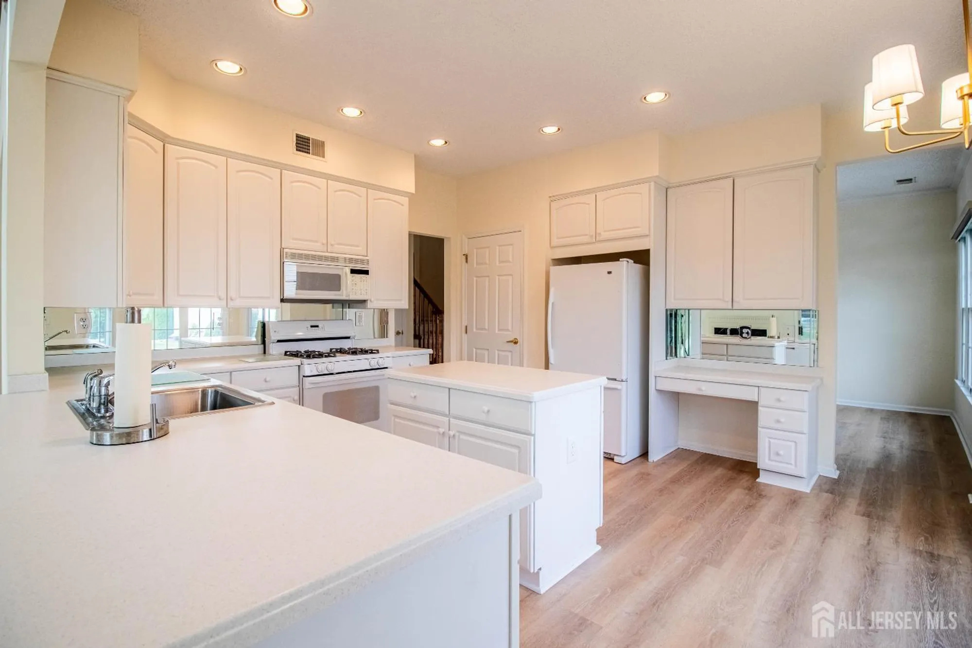 Property Slideshow image 7 of 31 | 42 brighton ct, Monroe, NJ, 08831