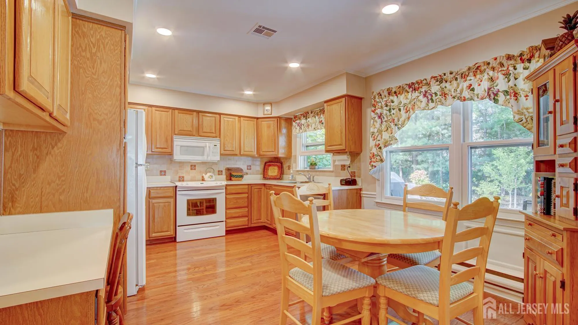Property Slideshow image 13 of 53 | 678b yarborough way s, Monroe, NJ, 08831