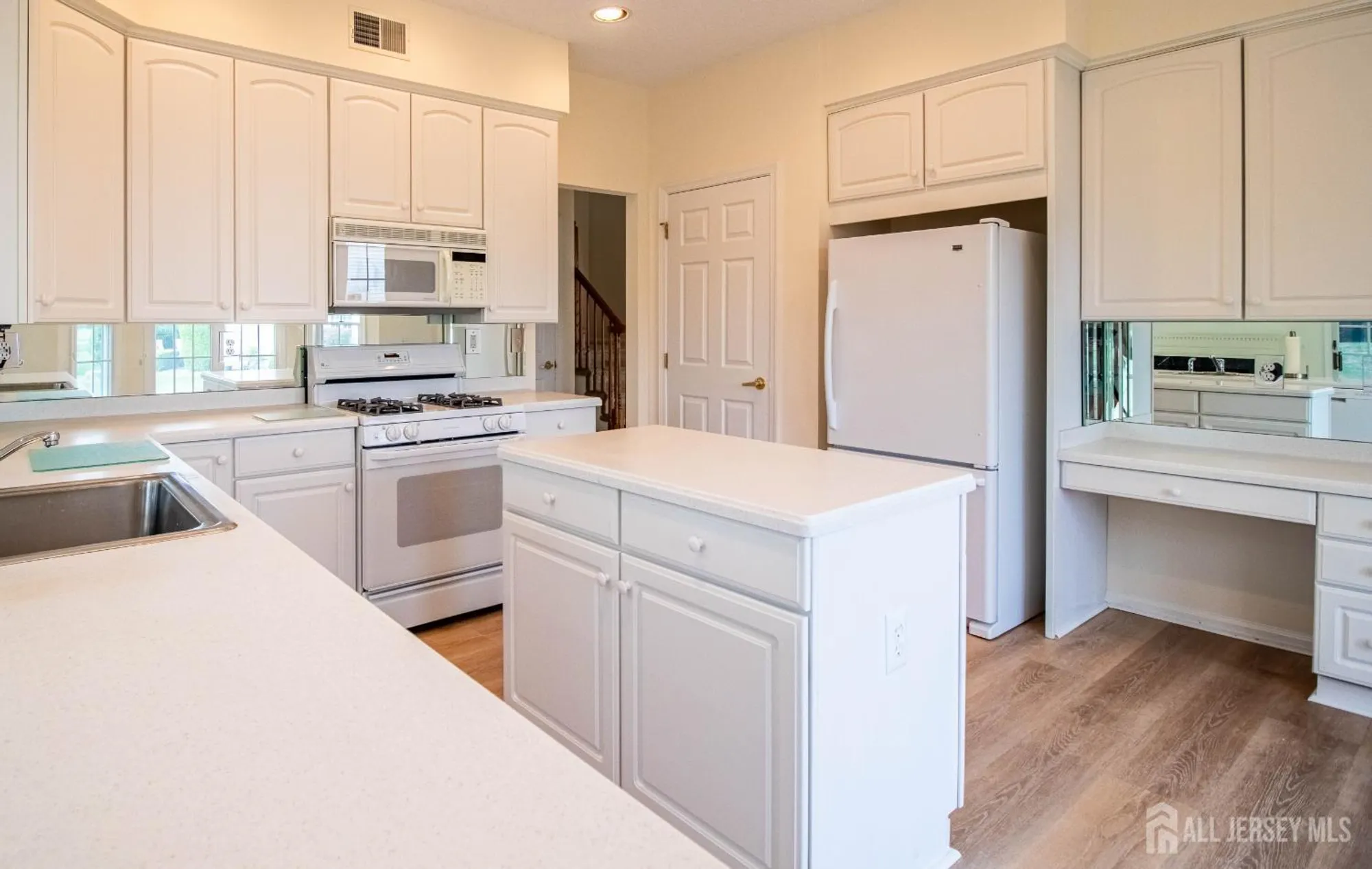 Property Slideshow image 8 of 31 | 42 brighton ct, Monroe, NJ, 08831