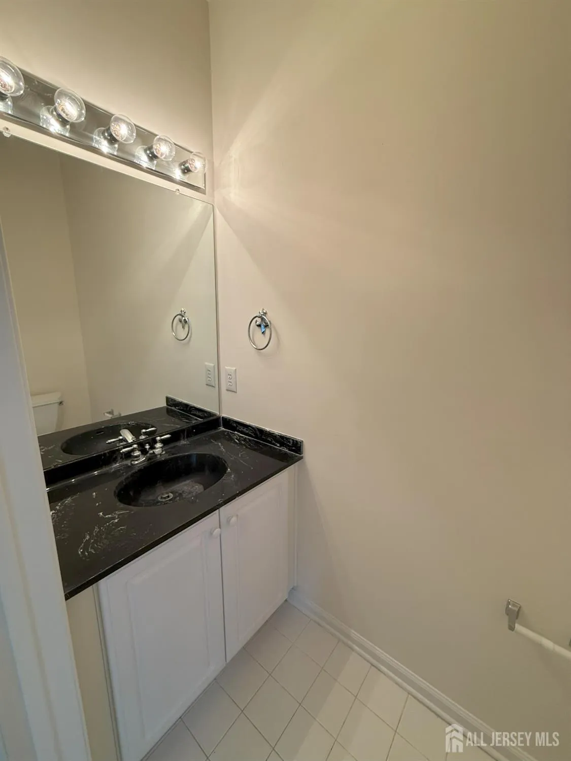 Property Slideshow image 25 of 31 | 42 brighton ct, Monroe, NJ, 08831