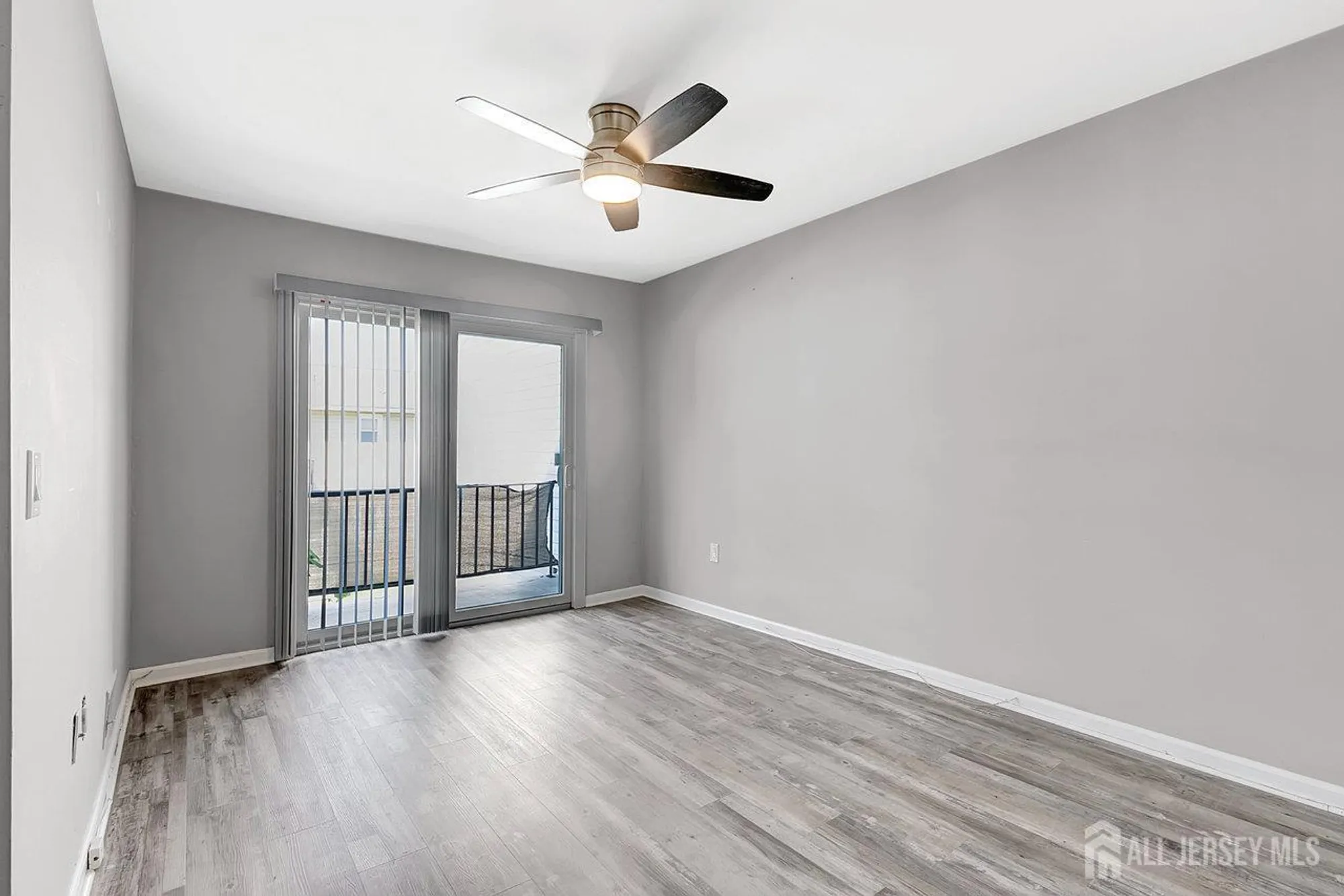 Property Slideshow image 4 of 17 | 14 california ct, Matawan, NJ, 07747