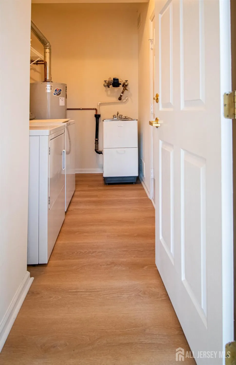 Property Slideshow image 27 of 31 | 42 brighton ct, Monroe, NJ, 08831