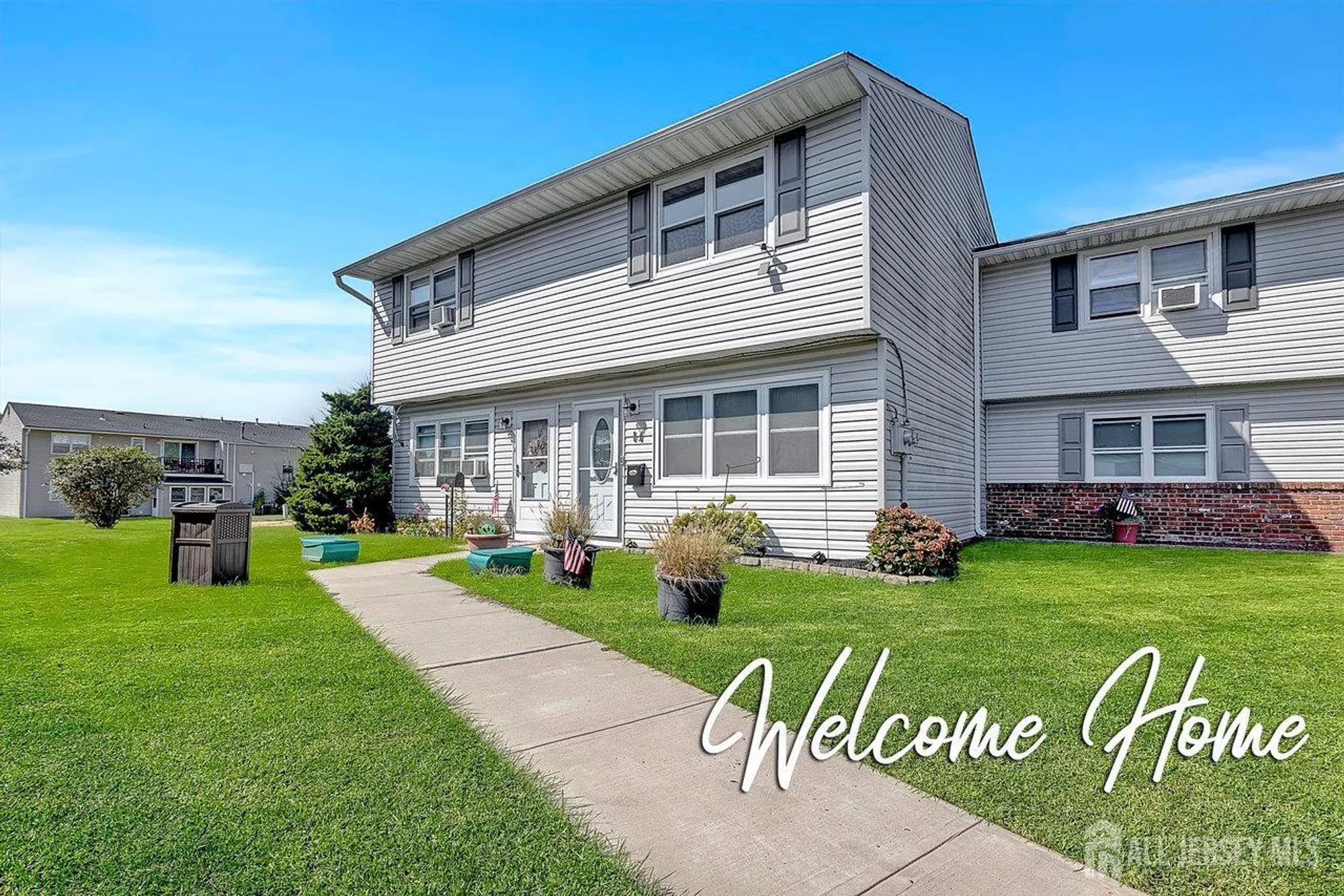 Property Slideshow image 1 of 17 | 14 california ct, Matawan, NJ, 07747