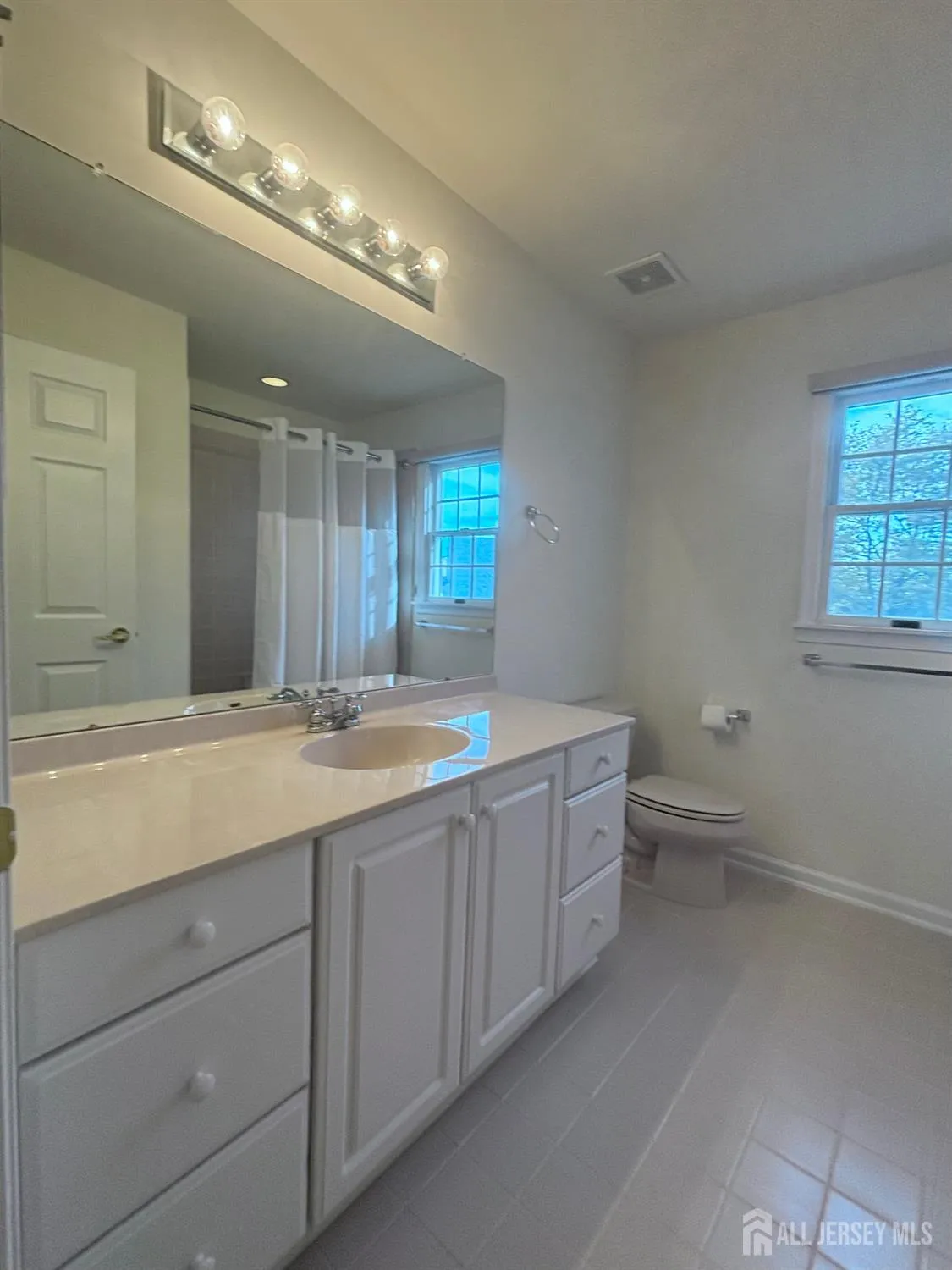 Property Slideshow image 24 of 31 | 42 brighton ct, Monroe, NJ, 08831