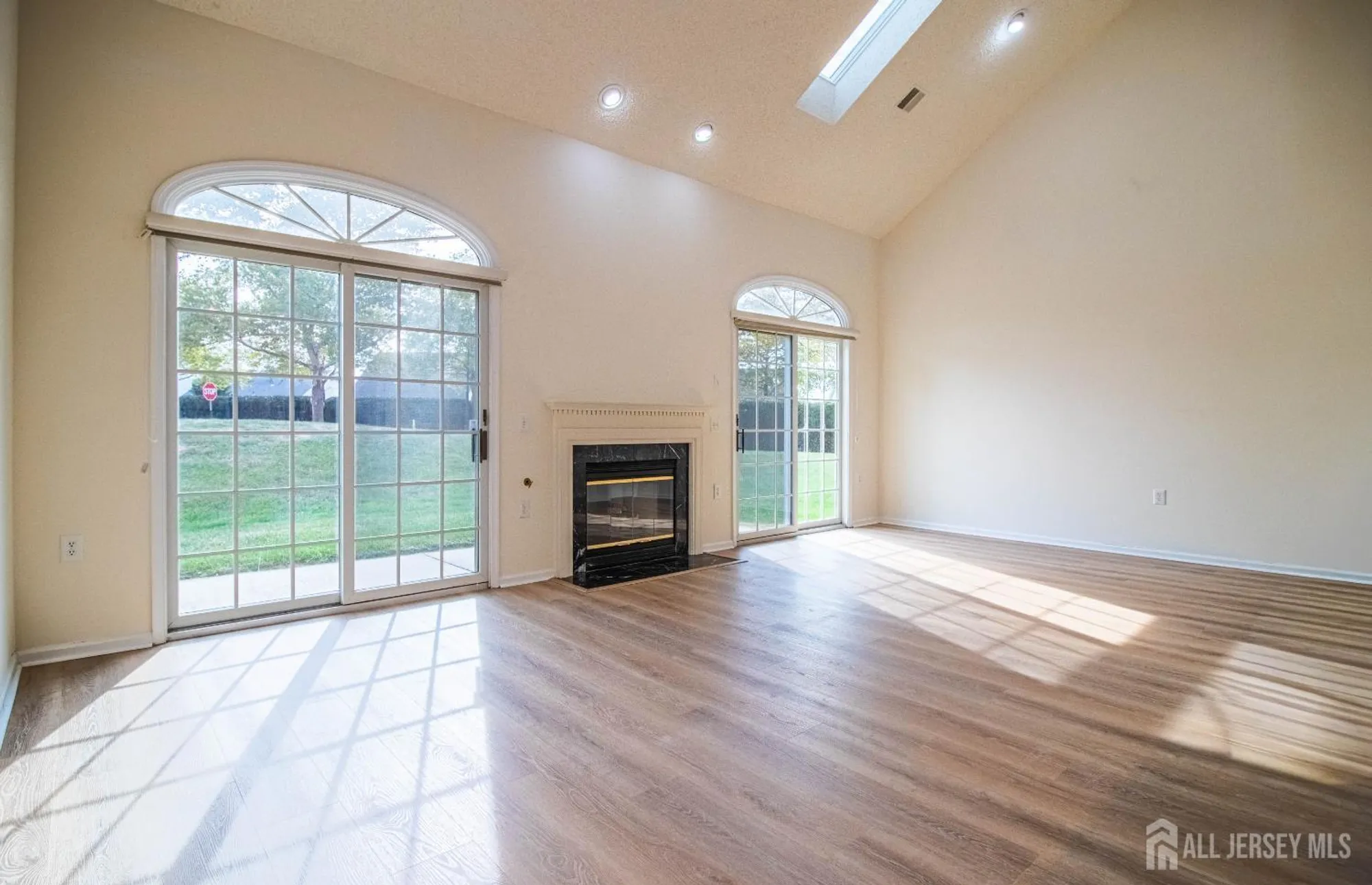 Property Slideshow image 9 of 31 | 42 brighton ct, Monroe, NJ, 08831