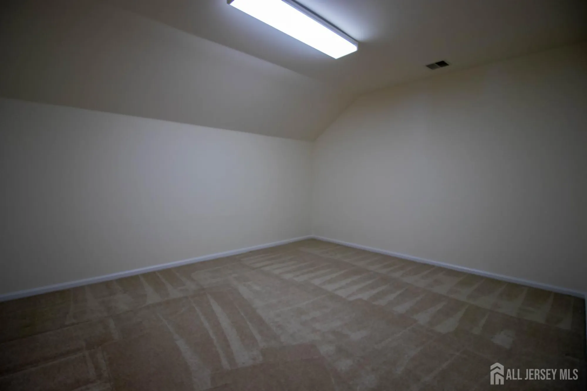 Property Slideshow image 21 of 31 | 42 brighton ct, Monroe, NJ, 08831