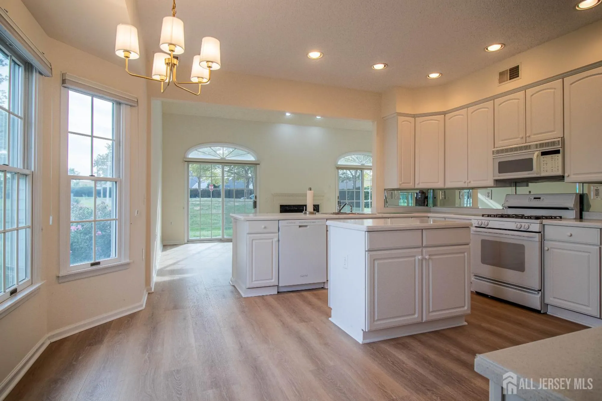 Property Slideshow image 6 of 31 | 42 brighton ct, Monroe, NJ, 08831