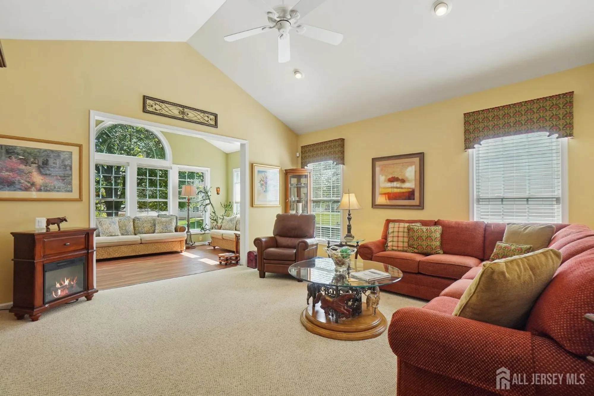 Property Slideshow image 22 of 48 | 318 biltmore ln, Somerset, NJ, 08873