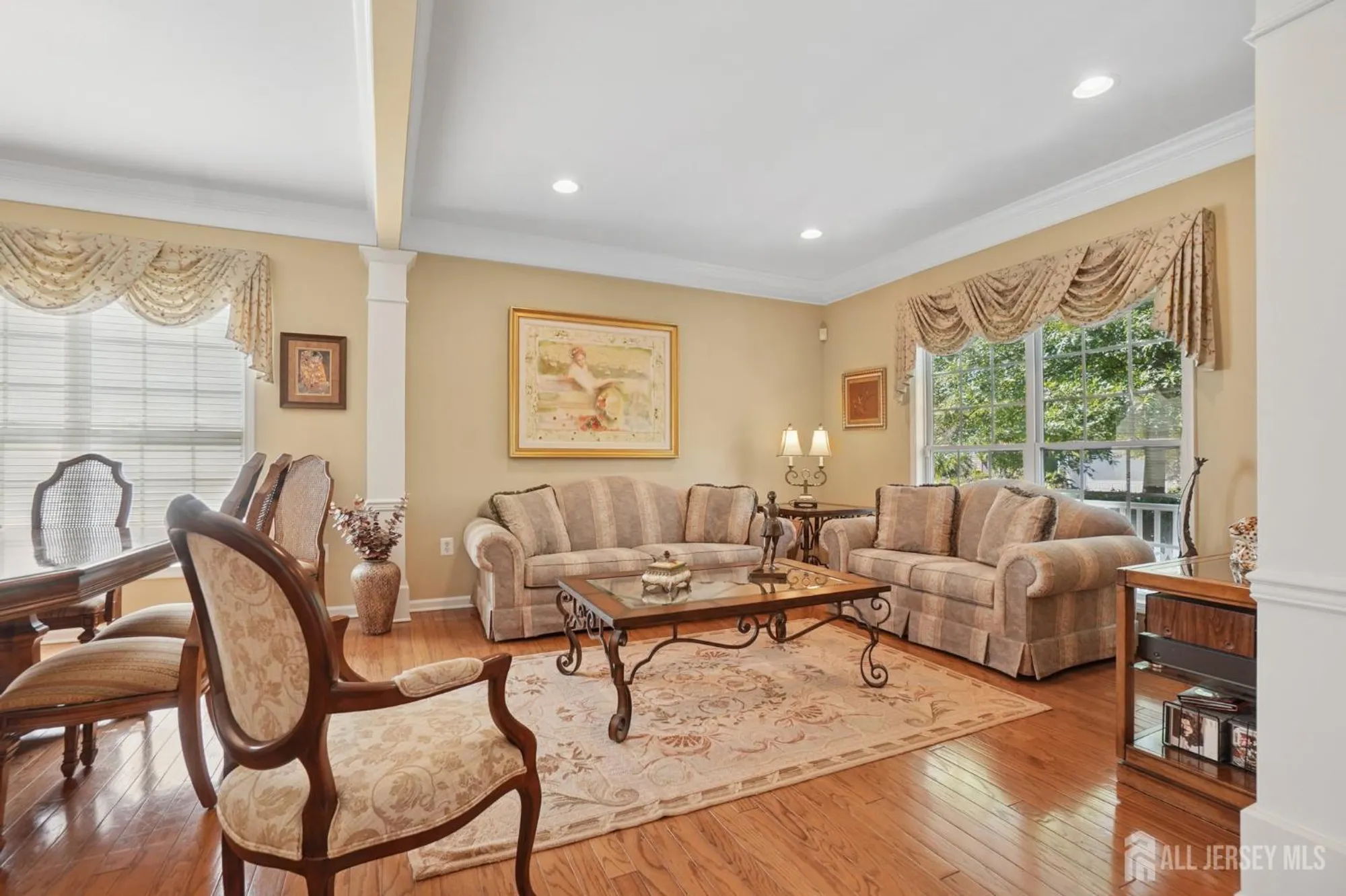 Property Slideshow image 6 of 48 | 318 biltmore ln, Somerset, NJ, 08873