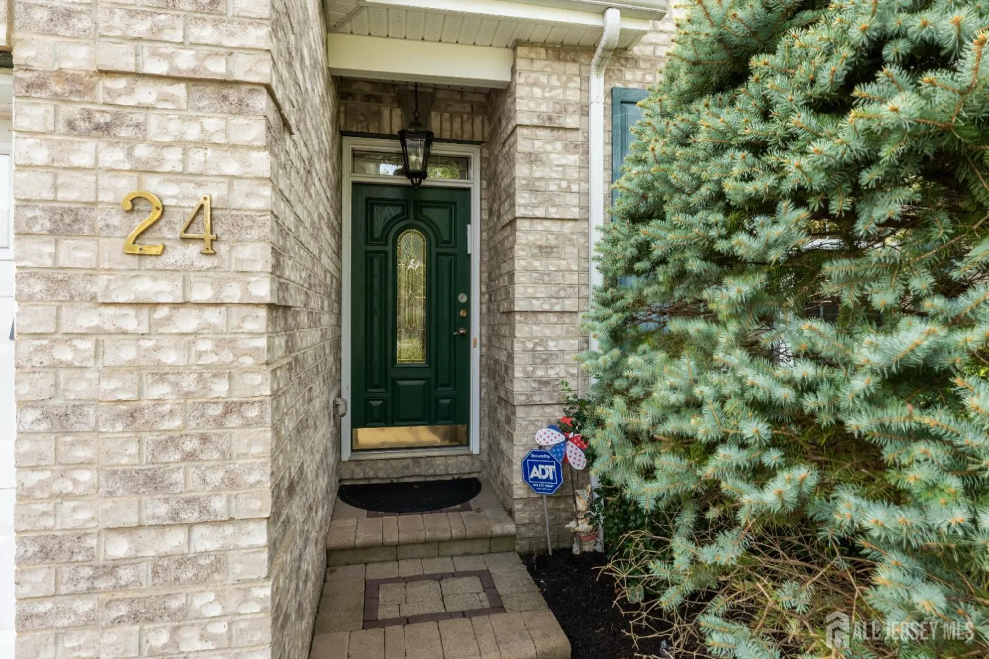 Property Slideshow image 4 of 49 | 24 friesan ct, Manalapan, NJ, 07726