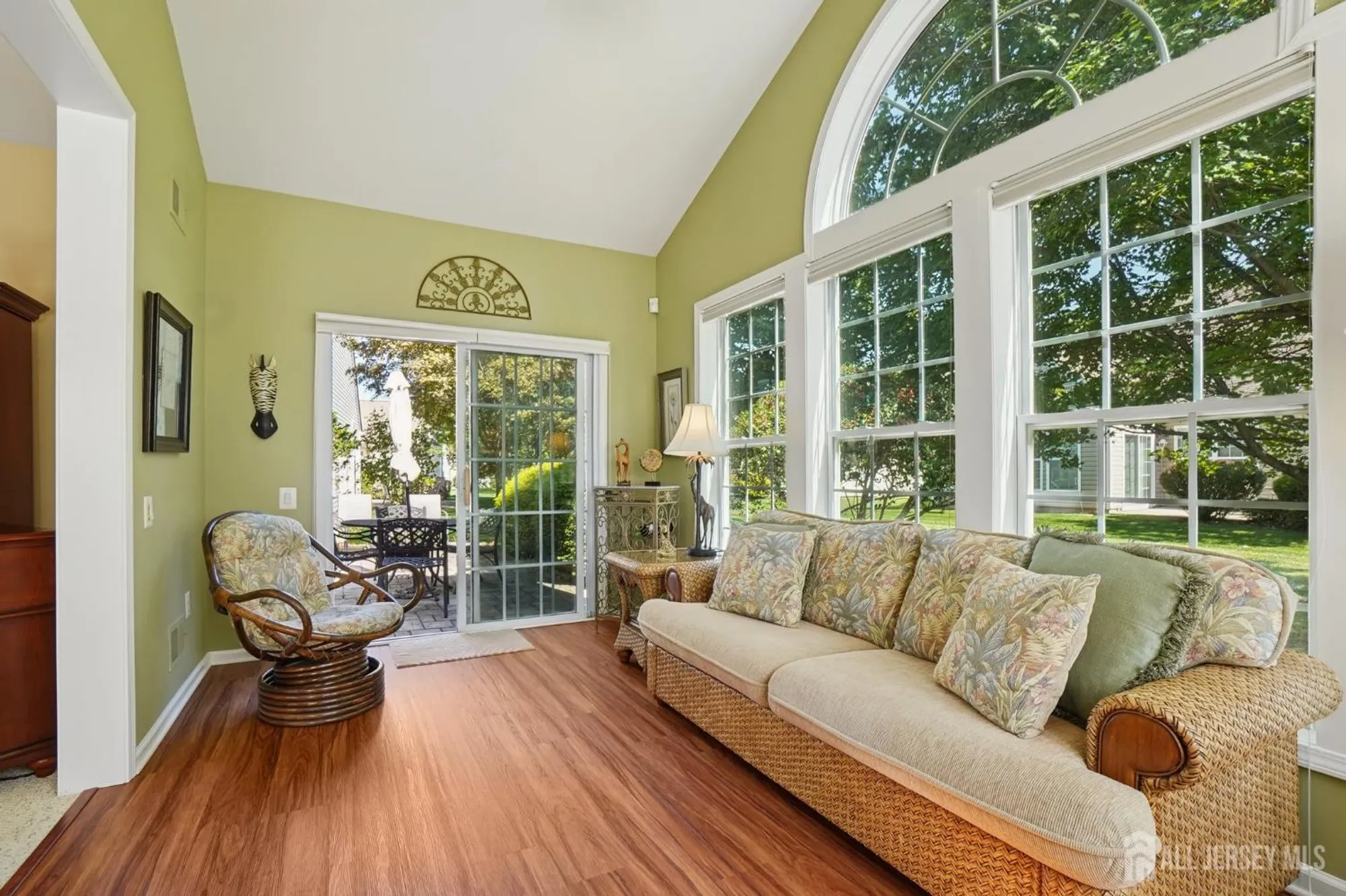Property Slideshow image 25 of 48 | 318 biltmore ln, Somerset, NJ, 08873