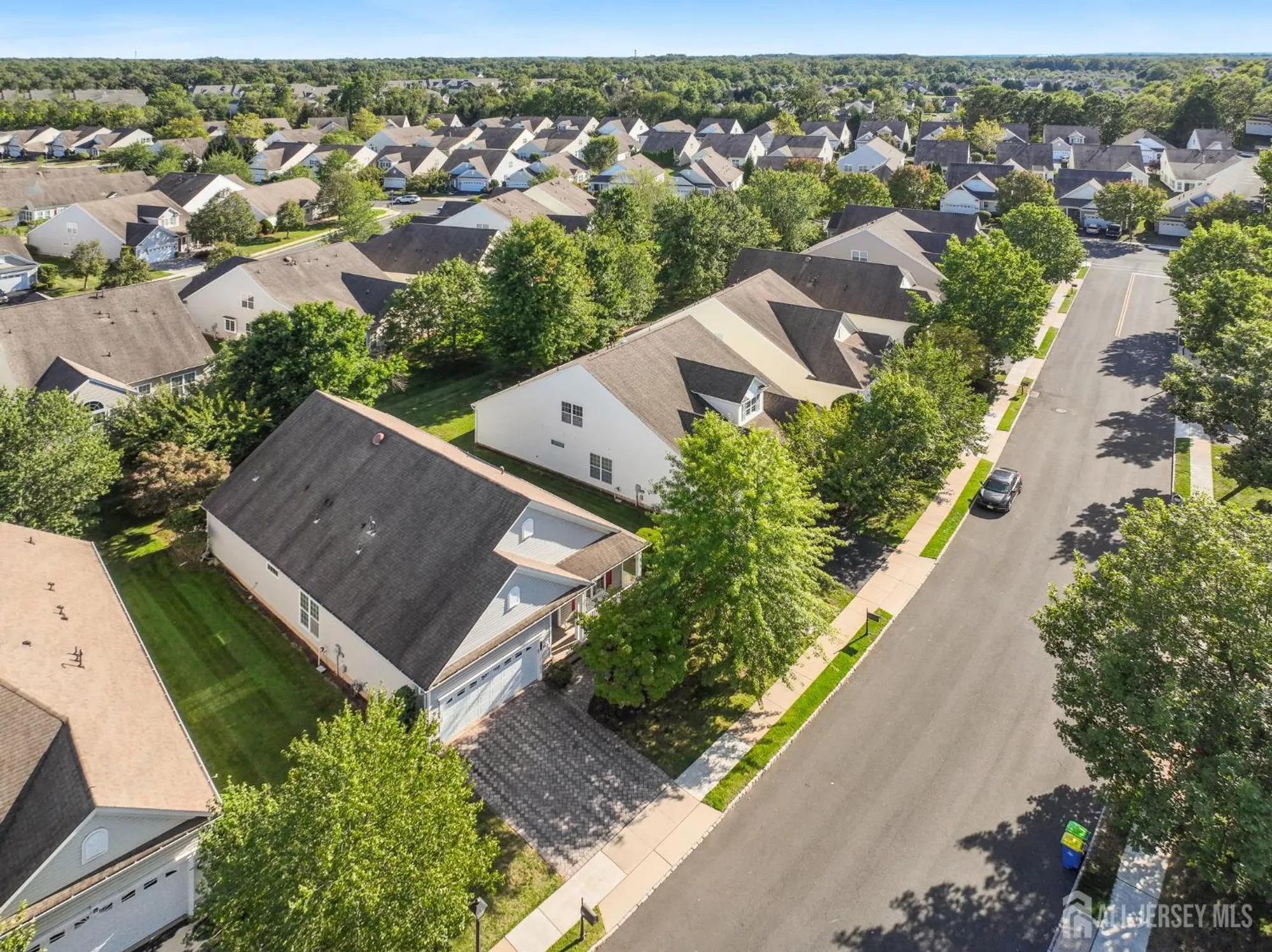 Property Slideshow image 43 of 48 | 318 biltmore ln, Somerset, NJ, 08873