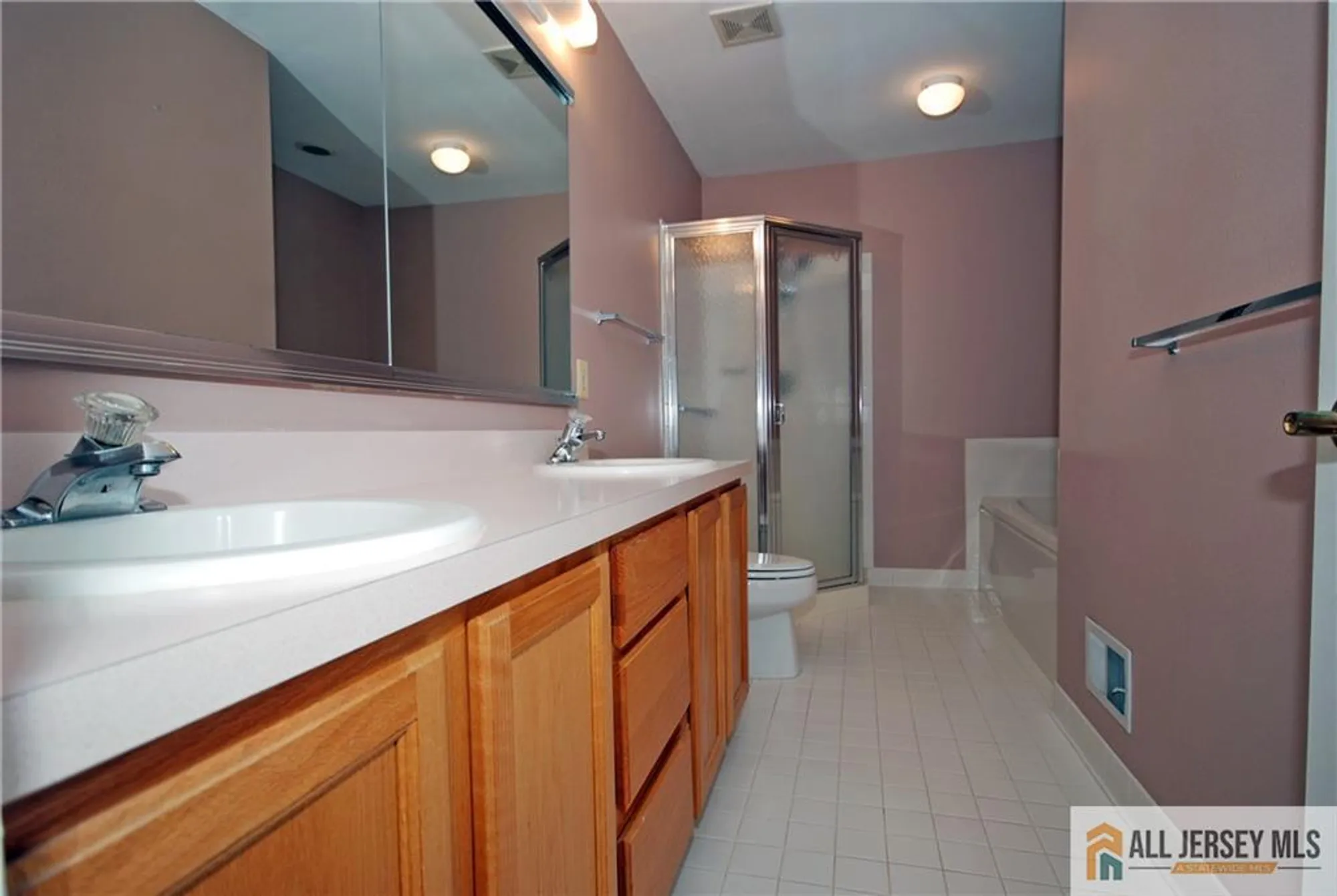 Property Slideshow image 21 of 29 | 284 mockingbird dr # 284, Monroe, NJ, 08831