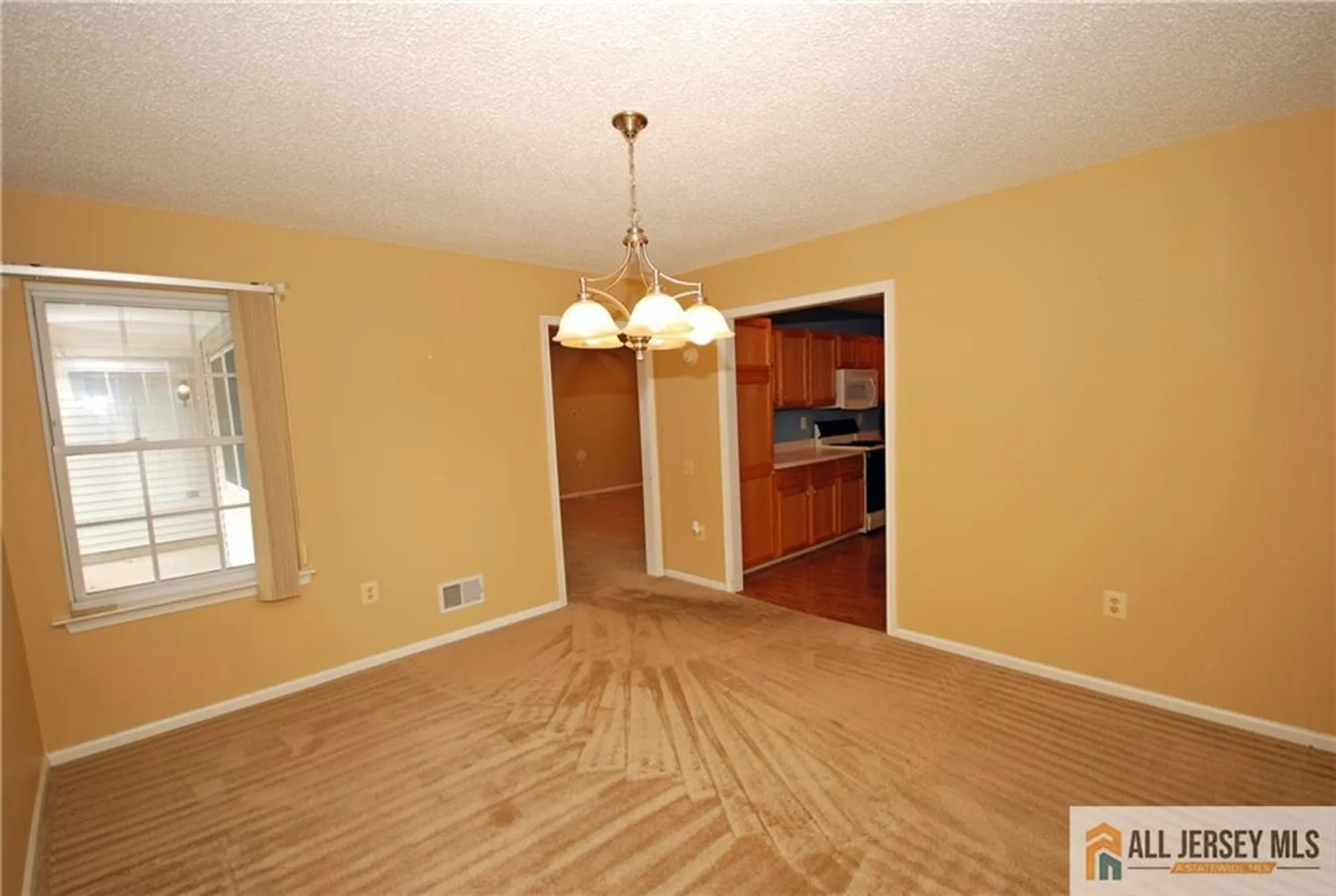 Property Slideshow image 9 of 29 | 284 mockingbird dr # 284, Monroe, NJ, 08831