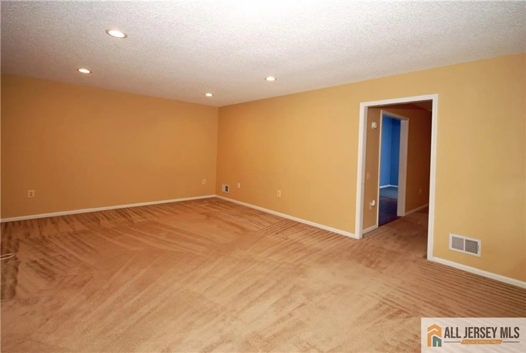 Property Slideshow image 7 of 29 | 284 mockingbird dr # 284, Monroe, NJ, 08831