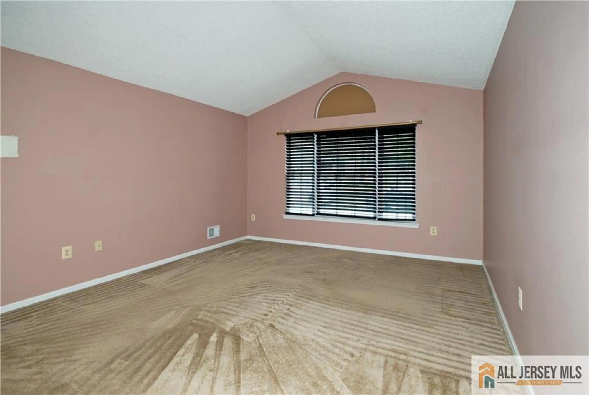 Property Slideshow image 19 of 29 | 284 mockingbird dr # 284, Monroe, NJ, 08831