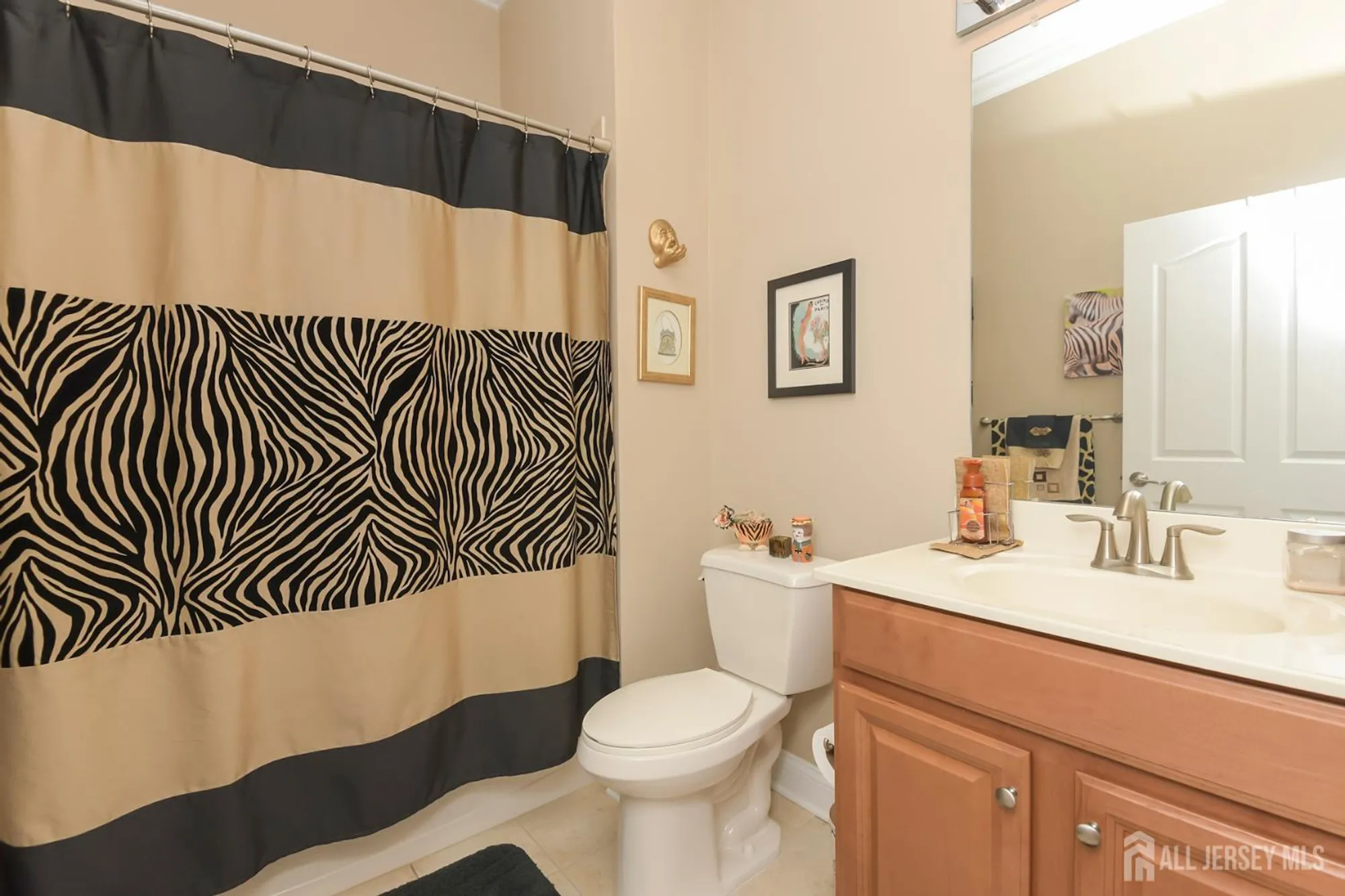Property Slideshow image 20 of 29 | 2 jester ct, Monroe, NJ, 08831