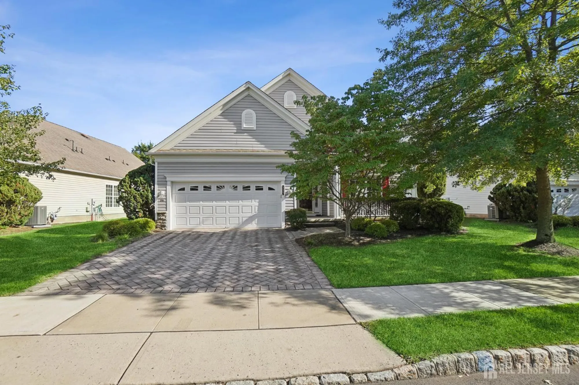 Property Slideshow image 2 of 48 | 318 biltmore ln, Somerset, NJ, 08873