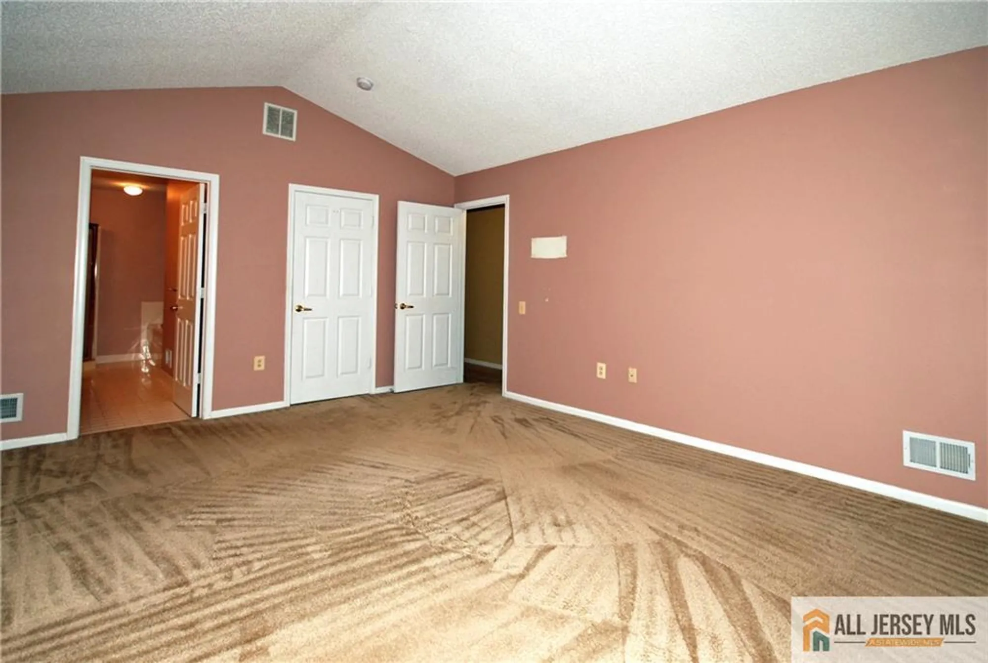 Property Slideshow image 20 of 29 | 284 mockingbird dr # 284, Monroe, NJ, 08831