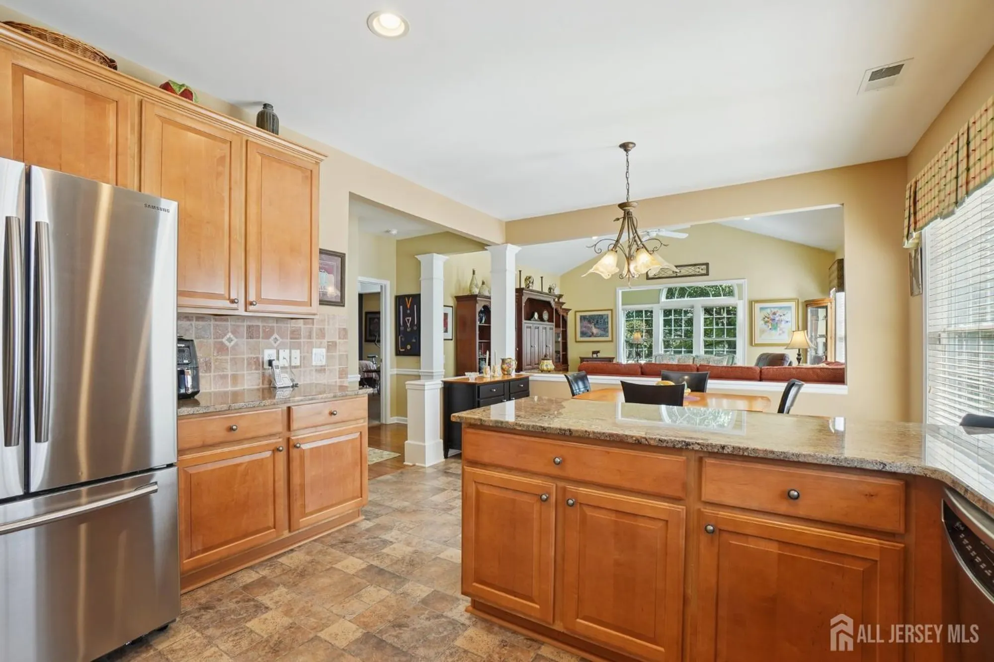 Property Slideshow image 13 of 48 | 318 biltmore ln, Somerset, NJ, 08873