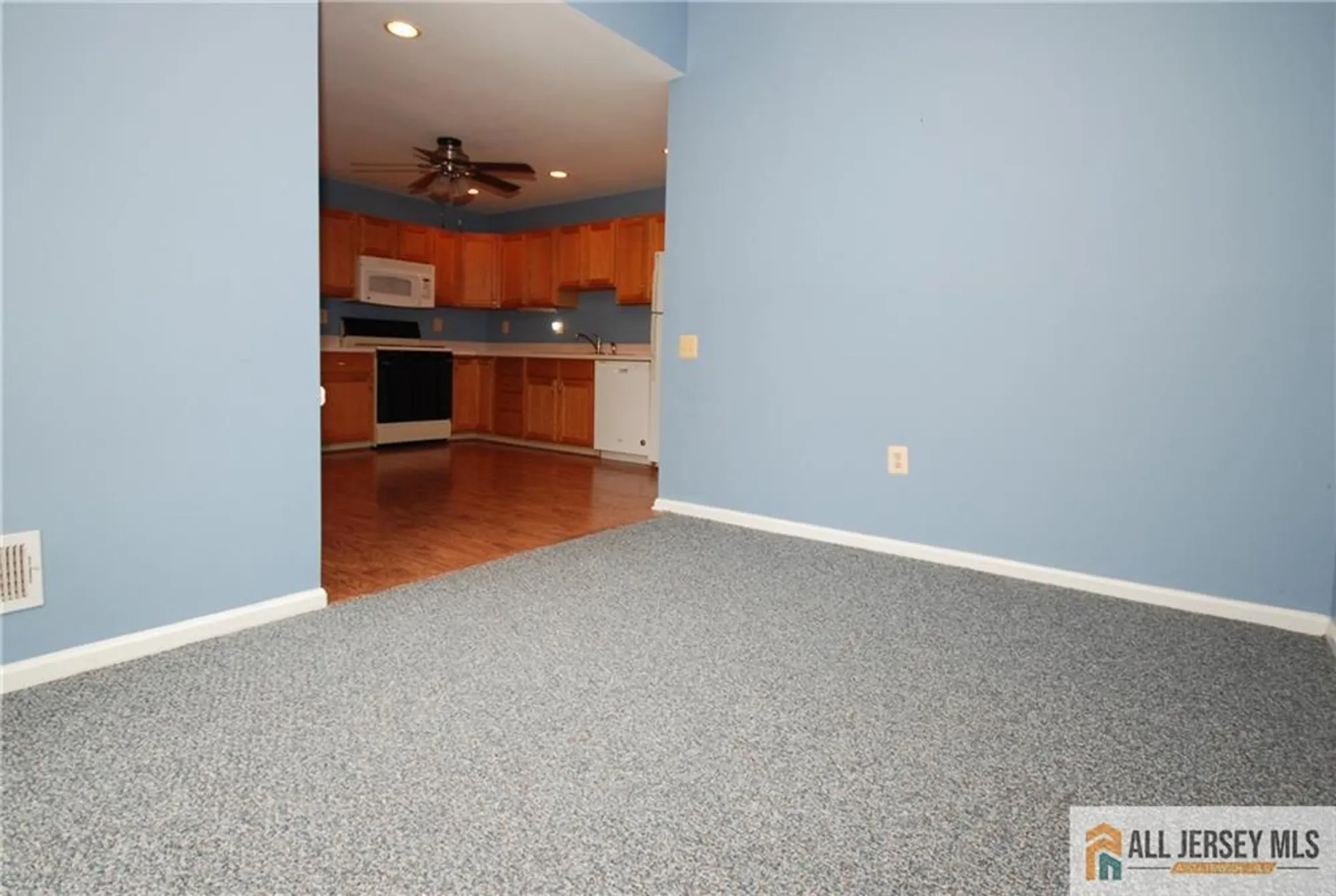 Property Slideshow image 16 of 29 | 284 mockingbird dr # 284, Monroe, NJ, 08831