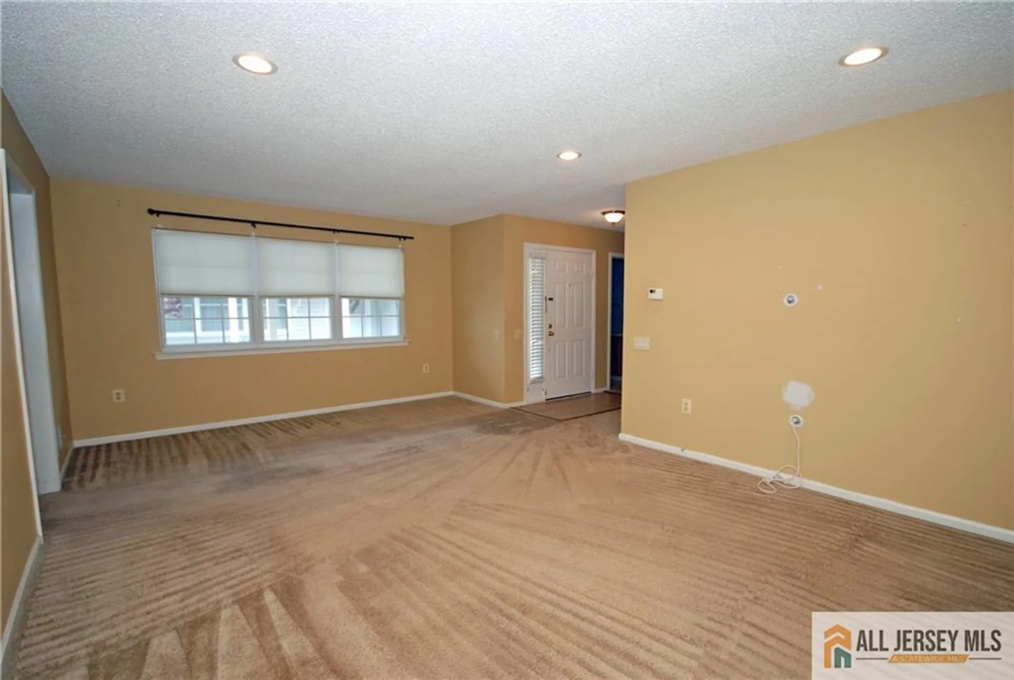 Property Slideshow image 5 of 29 | 284 mockingbird dr # 284, Monroe, NJ, 08831
