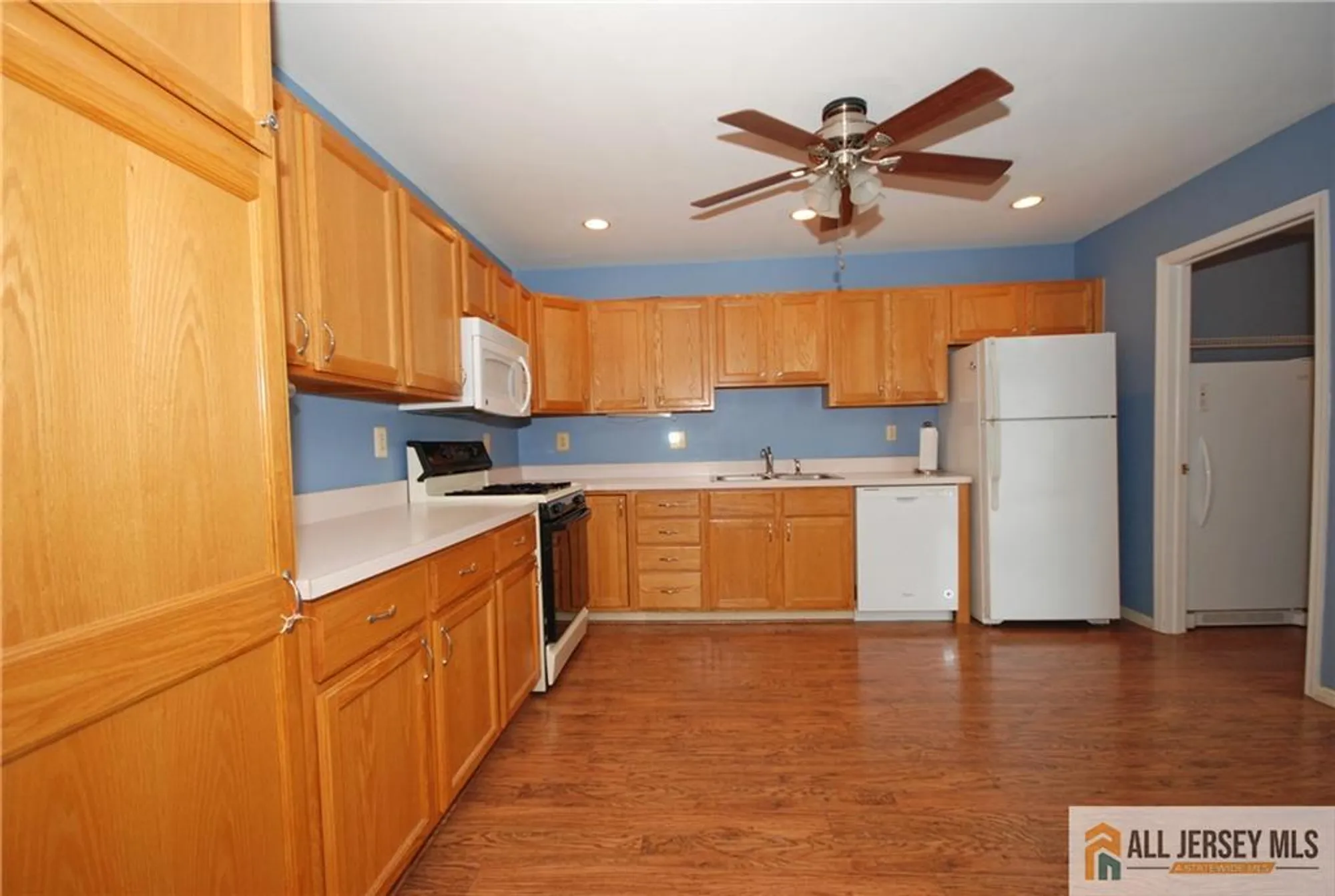 Property Slideshow image 11 of 29 | 284 mockingbird dr # 284, Monroe, NJ, 08831