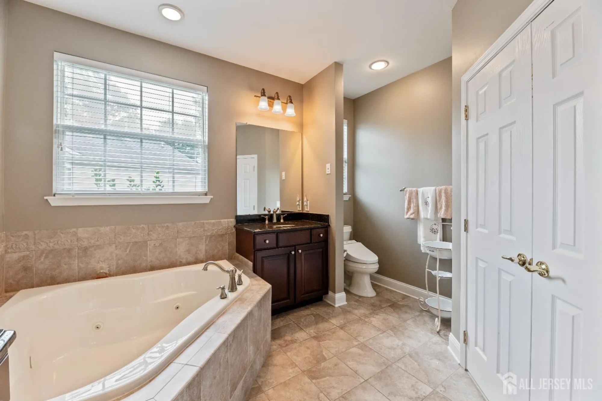 Property Slideshow image 19 of 49 | 24 friesan ct, Manalapan, NJ, 07726