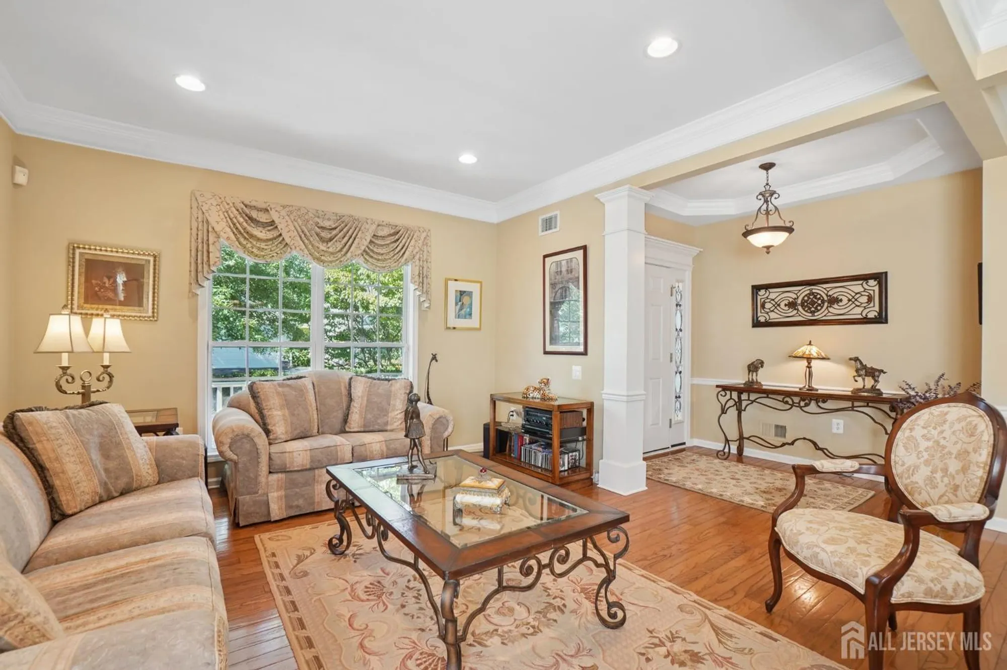 Property Slideshow image 7 of 48 | 318 biltmore ln, Somerset, NJ, 08873