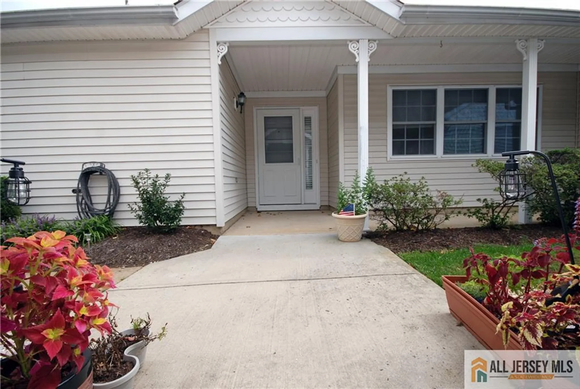 Property Slideshow image 2 of 29 | 284 mockingbird dr # 284, Monroe, NJ, 08831