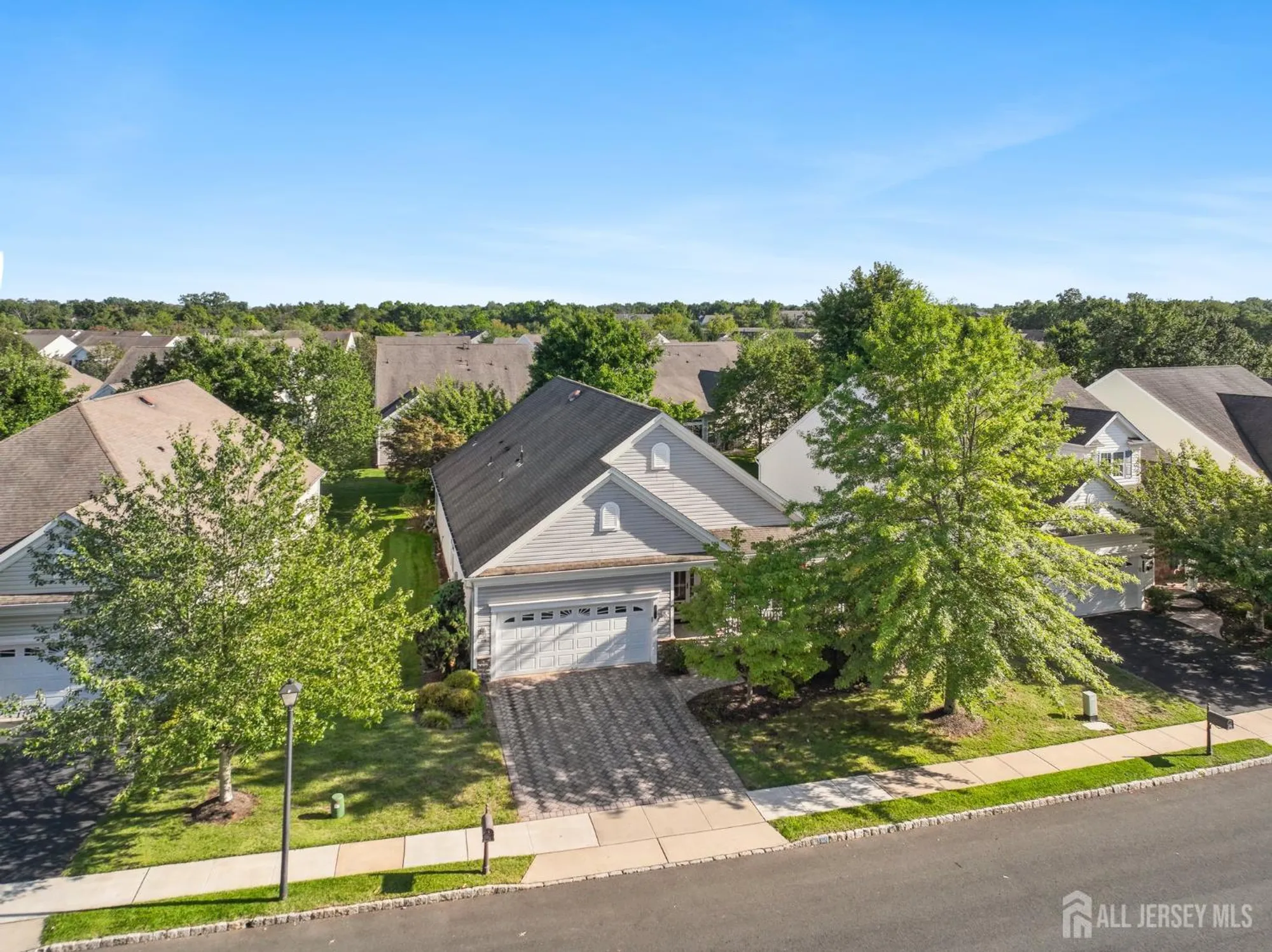 Property Slideshow image 40 of 48 | 318 biltmore ln, Somerset, NJ, 08873