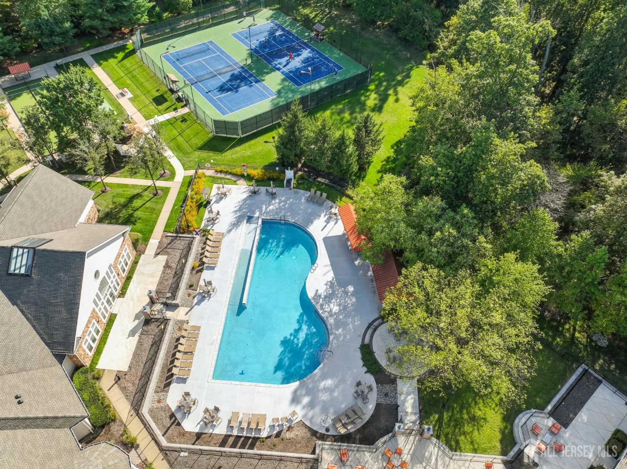 Property Slideshow image 44 of 48 | 318 biltmore ln, Somerset, NJ, 08873