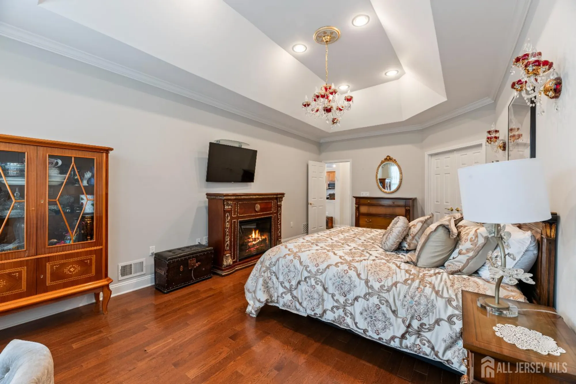 Property Slideshow image 18 of 49 | 24 friesan ct, Manalapan, NJ, 07726