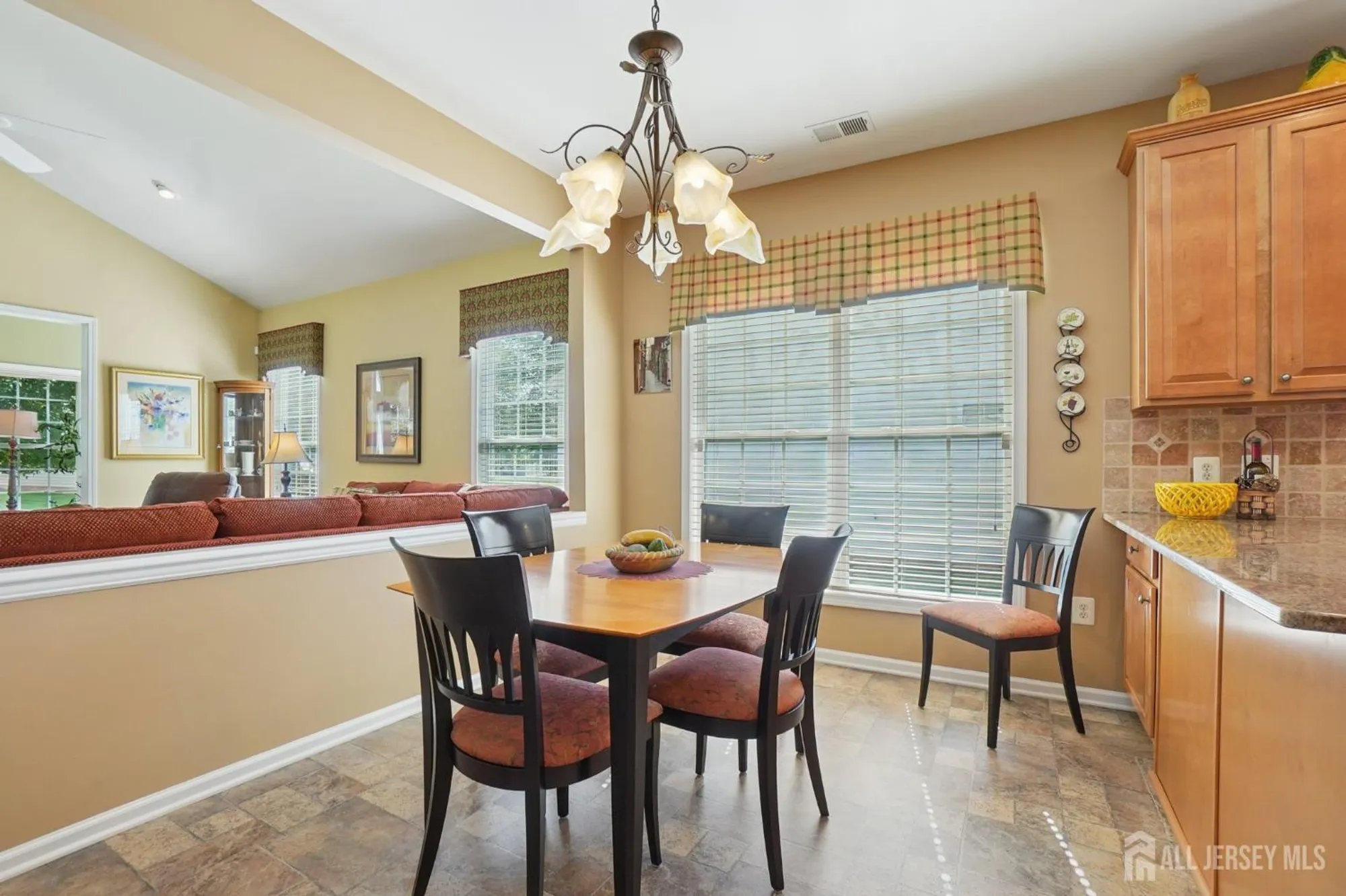 Property Slideshow image 17 of 48 | 318 biltmore ln, Somerset, NJ, 08873
