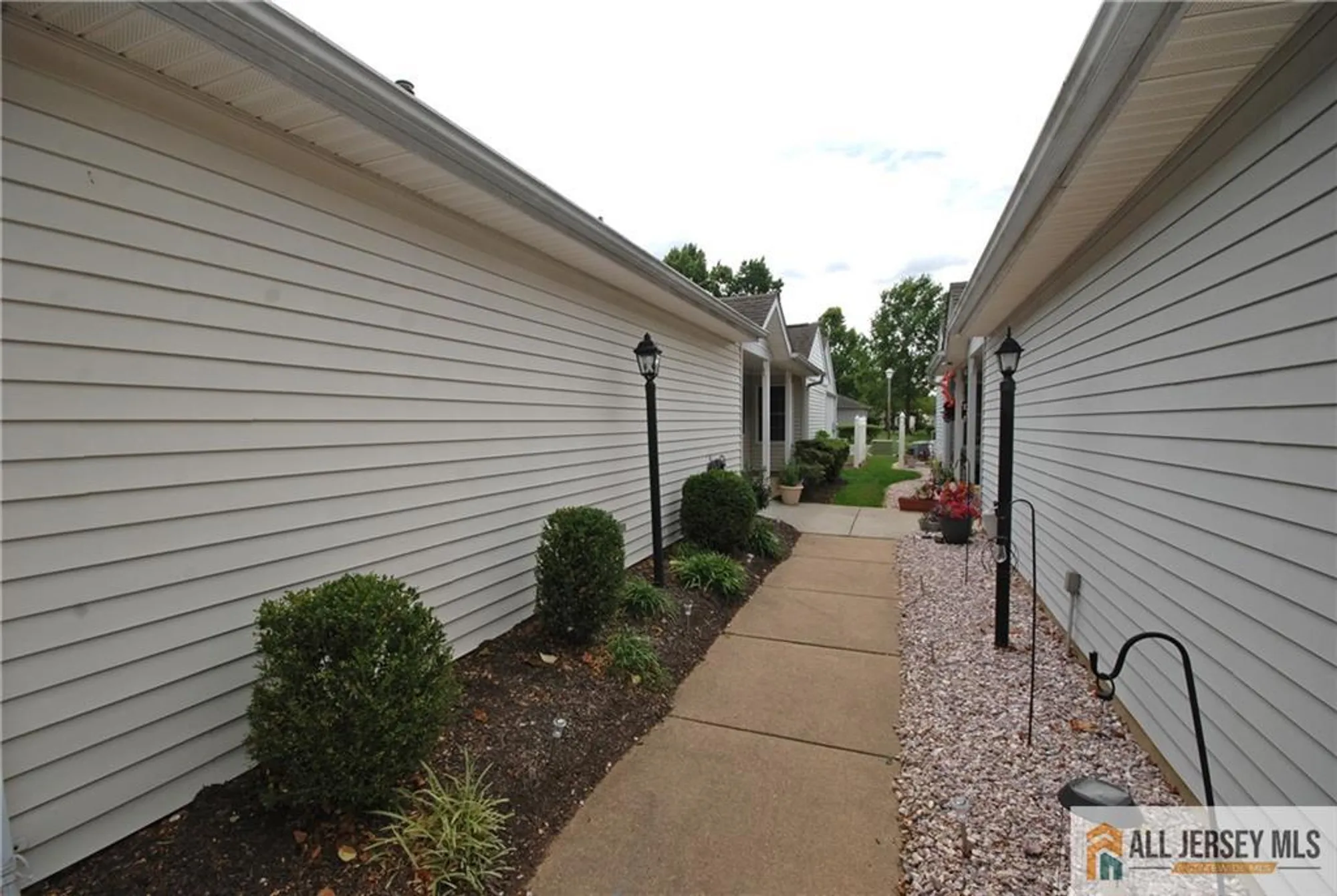 Property Slideshow image 3 of 29 | 284 mockingbird dr # 284, Monroe, NJ, 08831