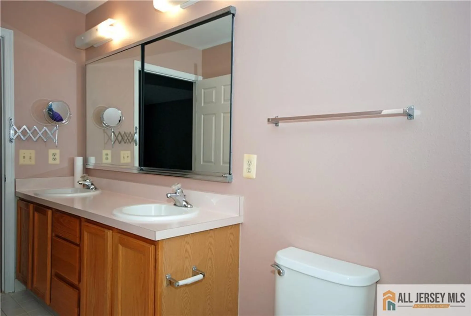 Property Slideshow image 22 of 29 | 284 mockingbird dr # 284, Monroe, NJ, 08831