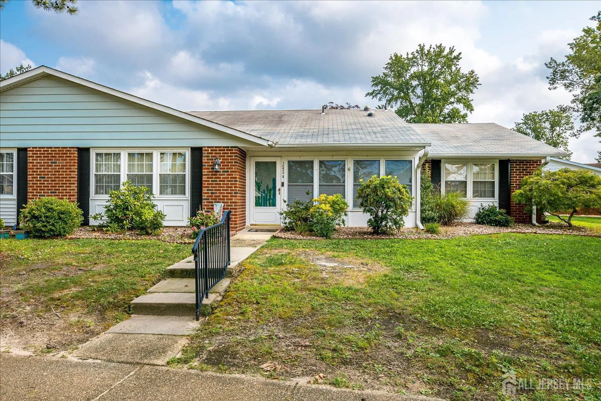 Property Slideshow image 2 of 37 | 1052 shetland dr b, Lakewood, NJ, 08701