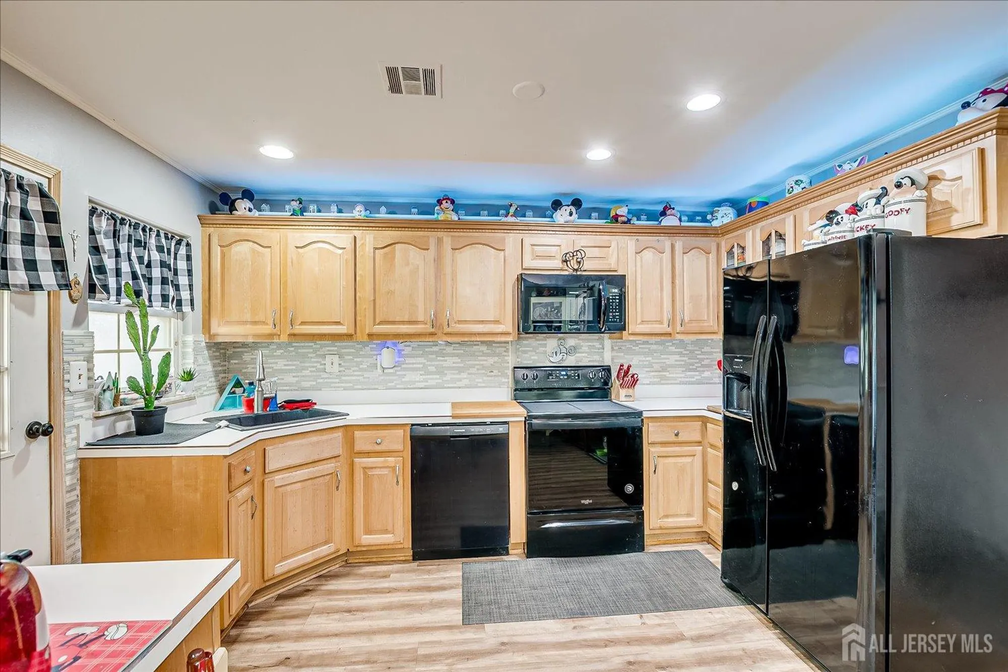 Property Slideshow image 17 of 37 | 1052 shetland dr b, Lakewood, NJ, 08701
