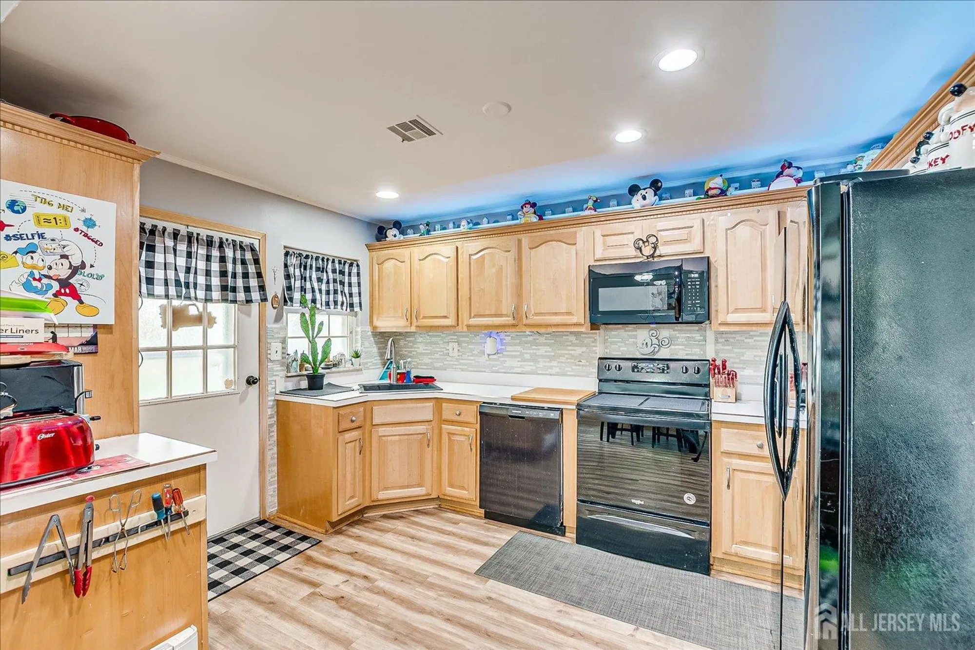 Property Slideshow image 16 of 37 | 1052 shetland dr b, Lakewood, NJ, 08701